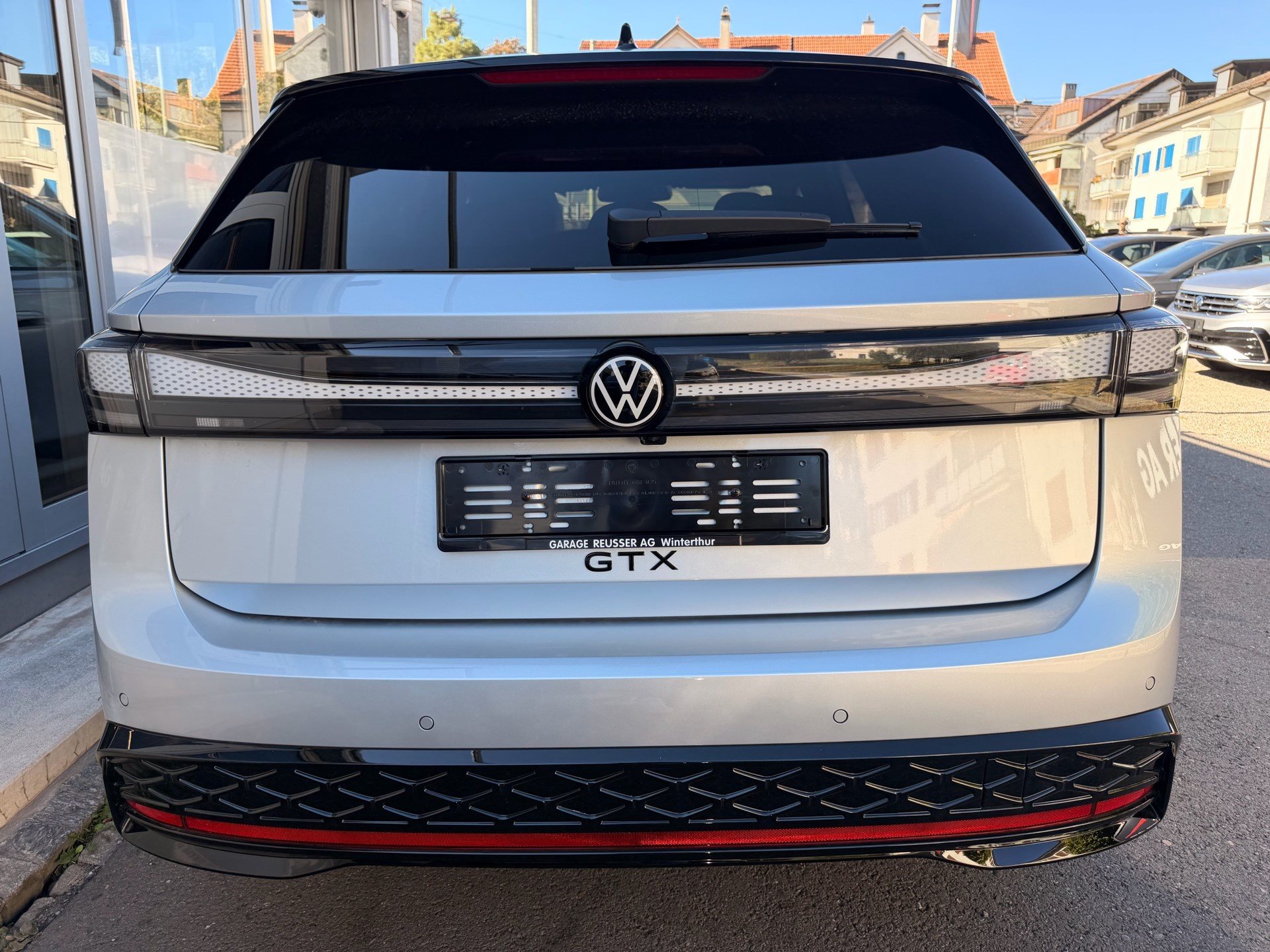 VW ID.7 TOURER GTX 340 PS 4MOTION *** VOLLAUSSTATTUG IN SCALE SILVER ***-image-4