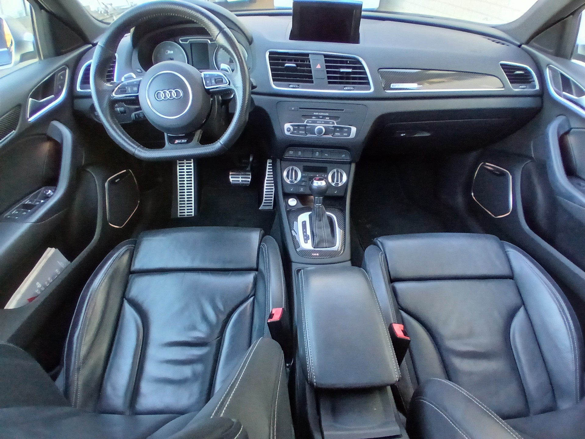 AUDI RS Q3 2.5 TFSI quattro S-tronic-image-9