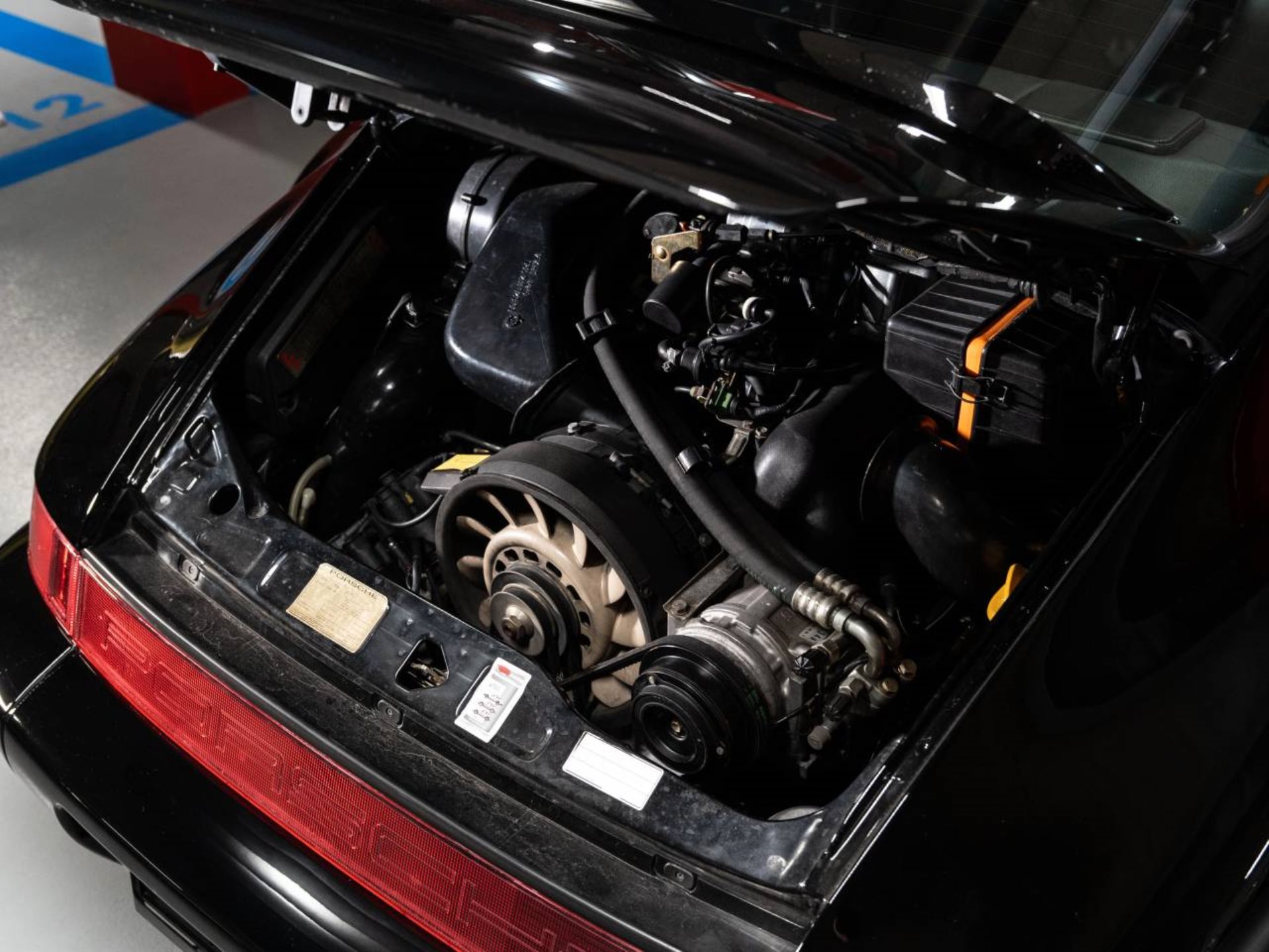 PORSCHE 911 Carrera 4 Coupé Turbo-Look-image-27