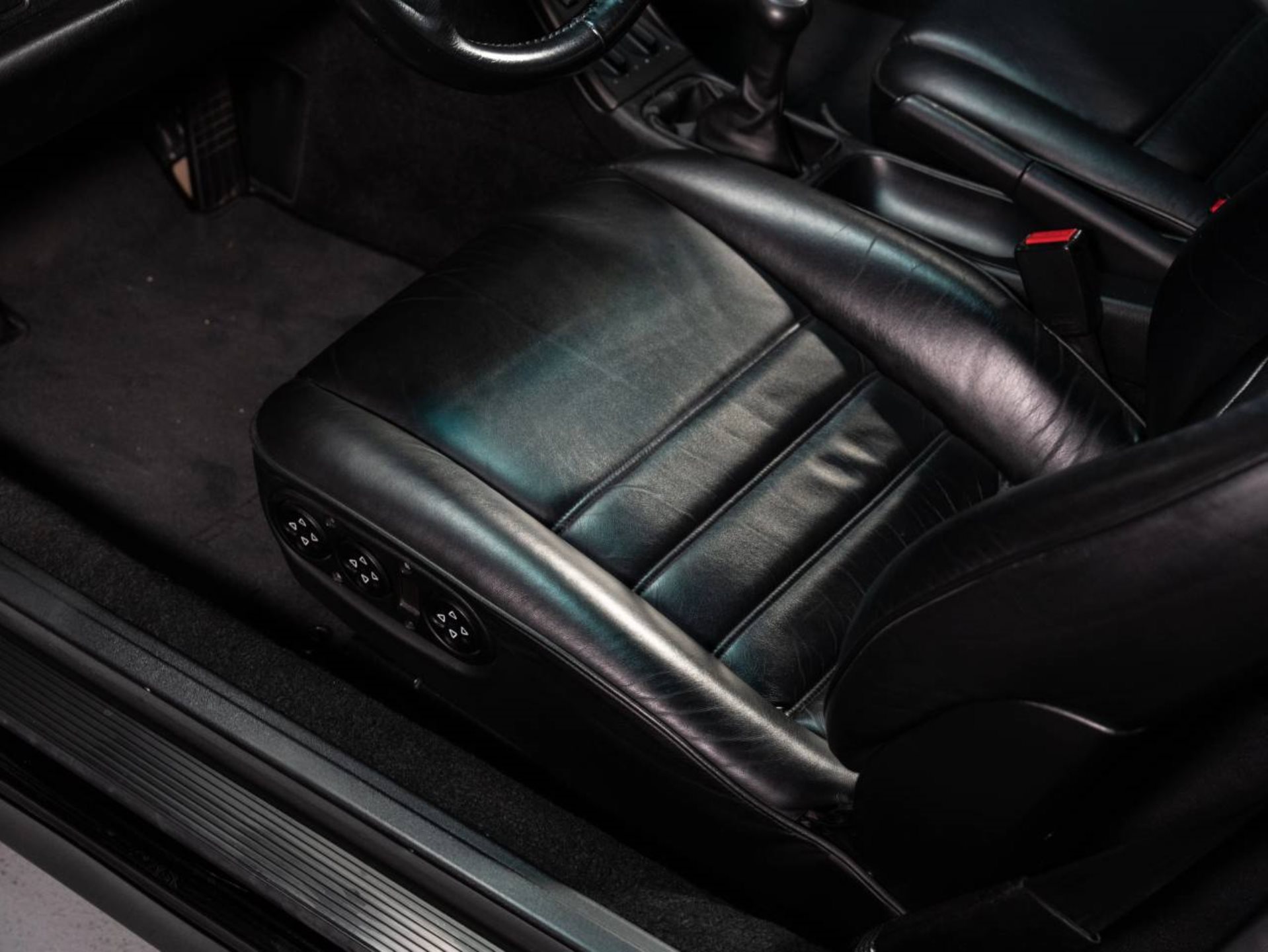 PORSCHE 911 Carrera 4 Coupé Turbo-Look-image-13