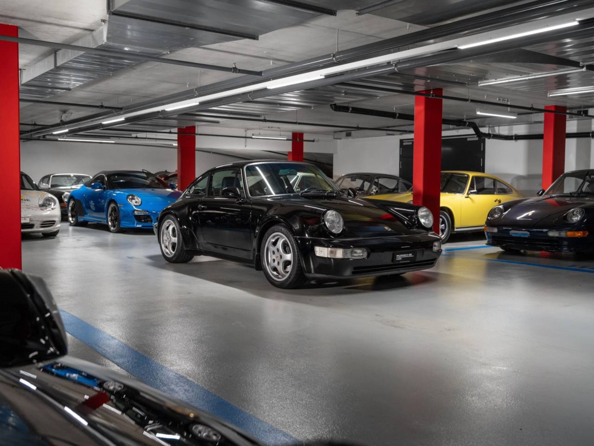PORSCHE 911 Carrera 4 Coupé Turbo-Look-image-2