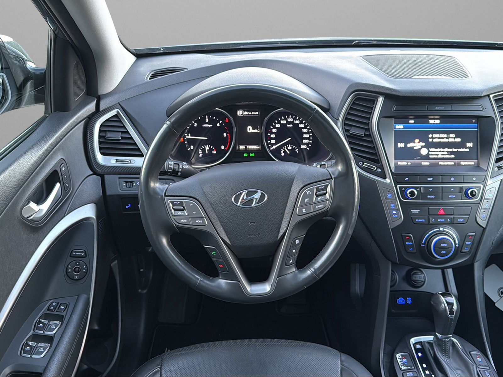 HYUNDAI Santa Fe 2.2 CRDI Vertex 4WD Automatic-image-19