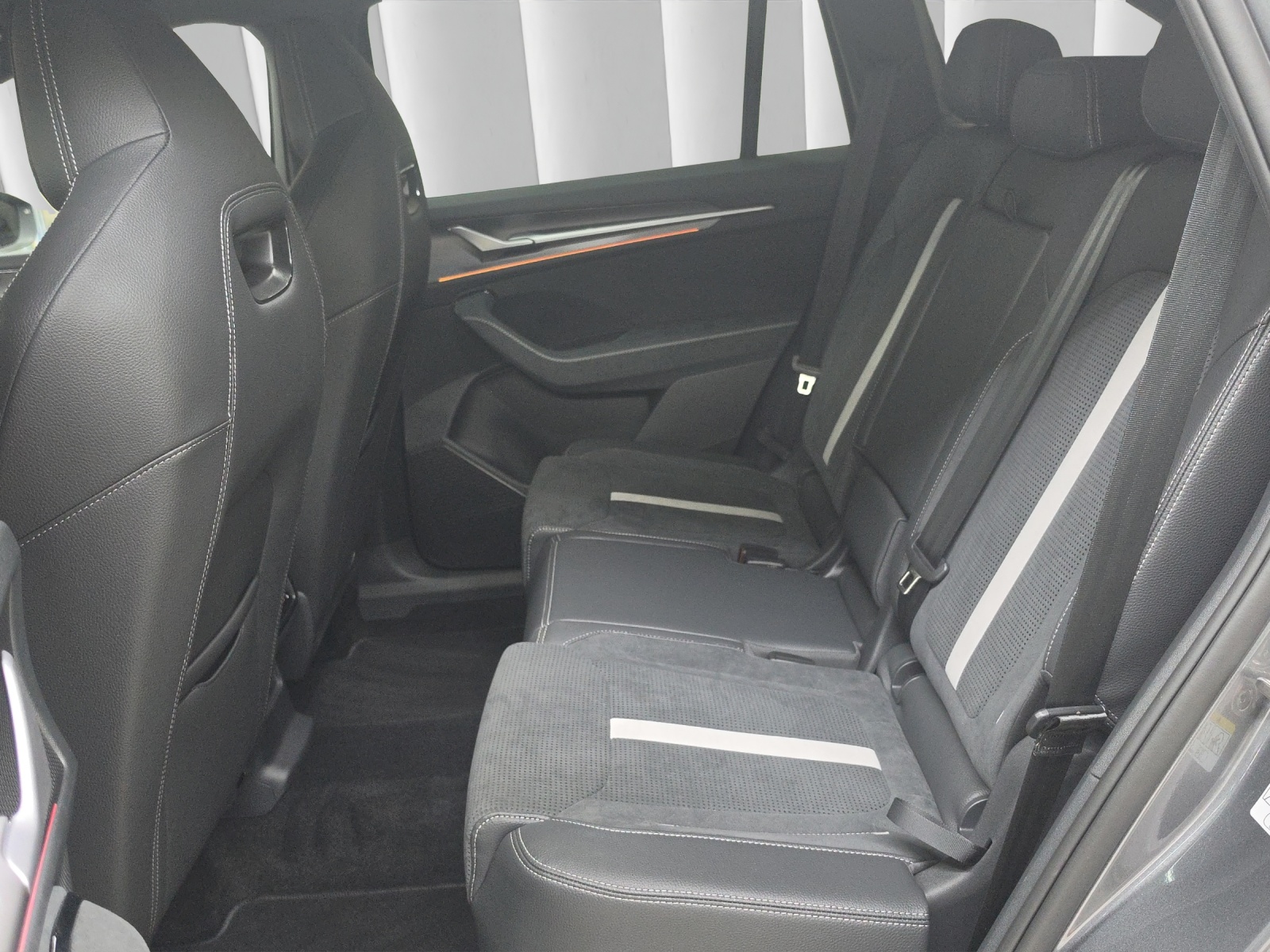 SKODA Kodiaq 2.0 TSI SportLine-image-12