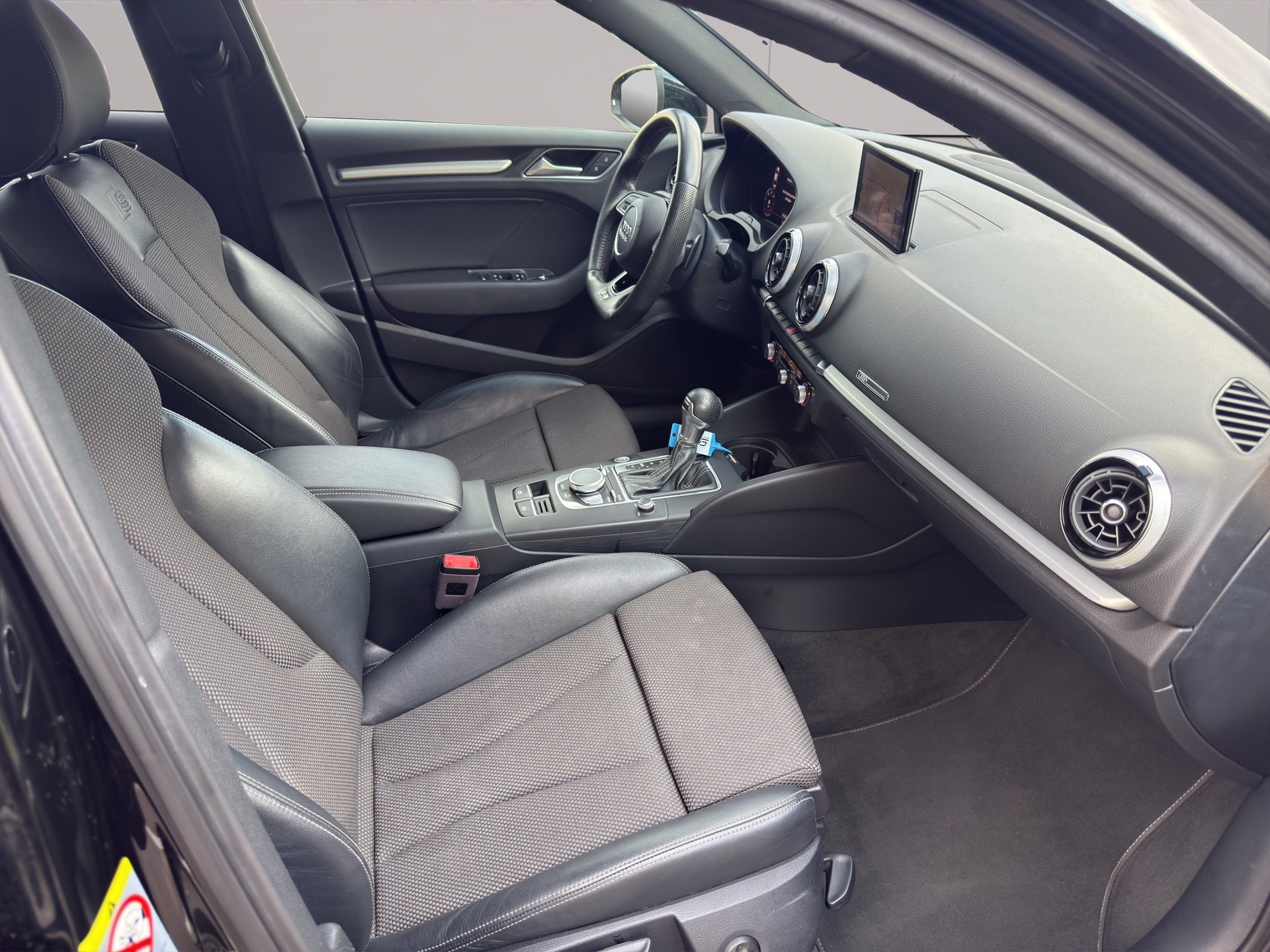 AUDI A3 Limousine 35 TFSI Sport S-tronic-image-19