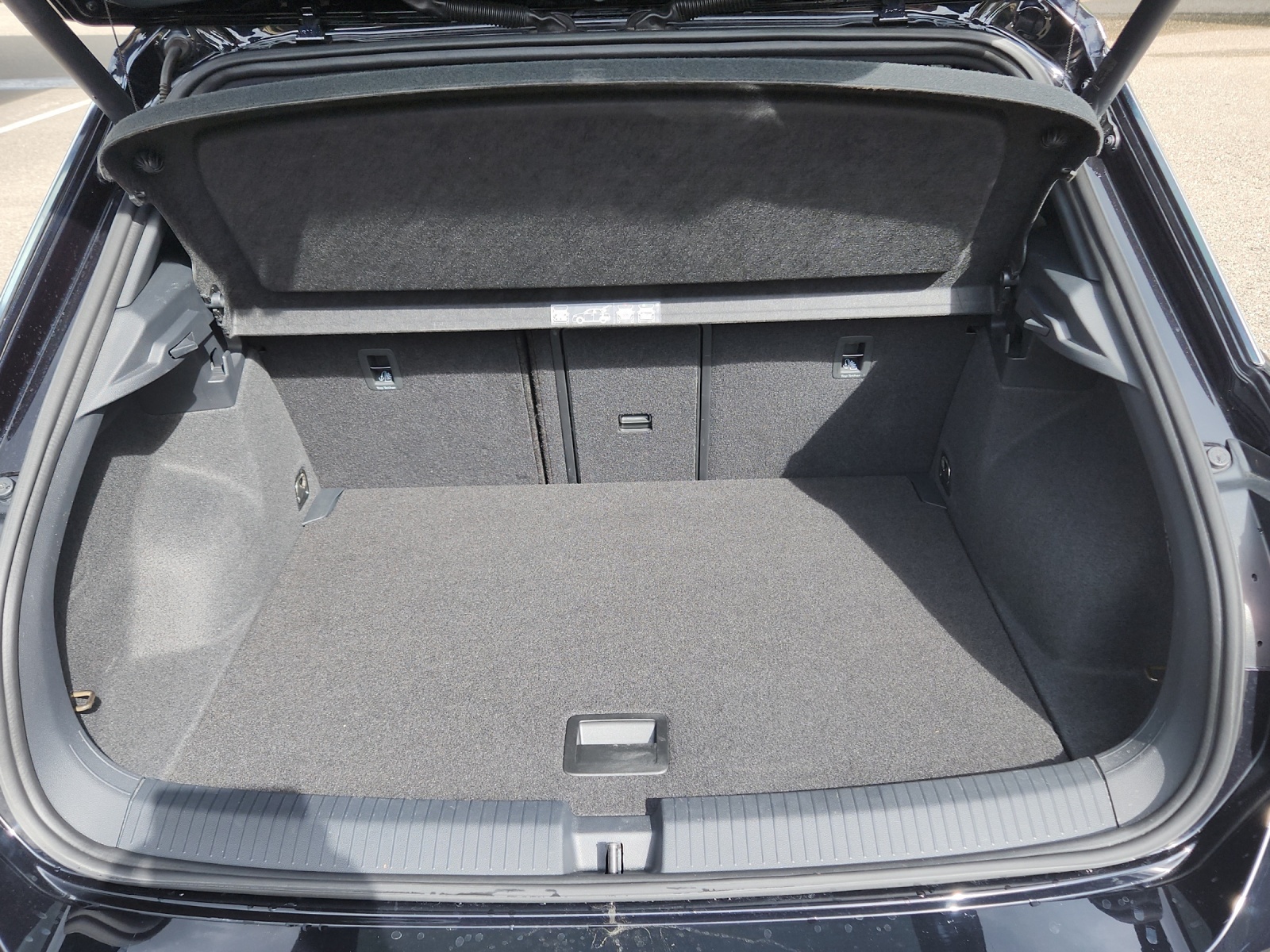 VW T-Roc 2.0 TSI R DSG 4Motion-image-16