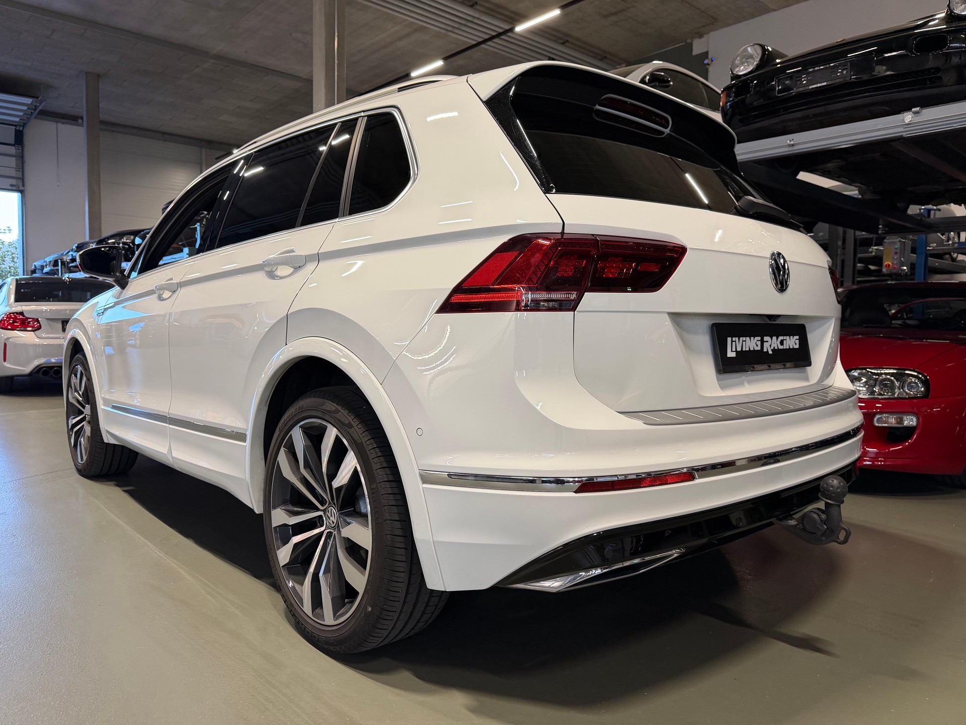 VW Tiguan 2.0TSI Highline 4Motion DSG-image-2