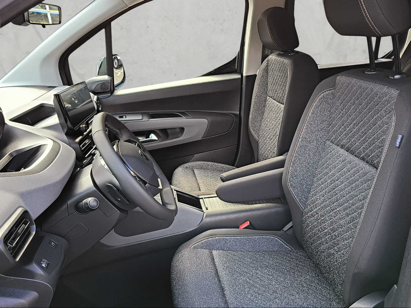 PEUGEOT Rifter Long 1.5 BlueHDi 130 Family Edition-image-11