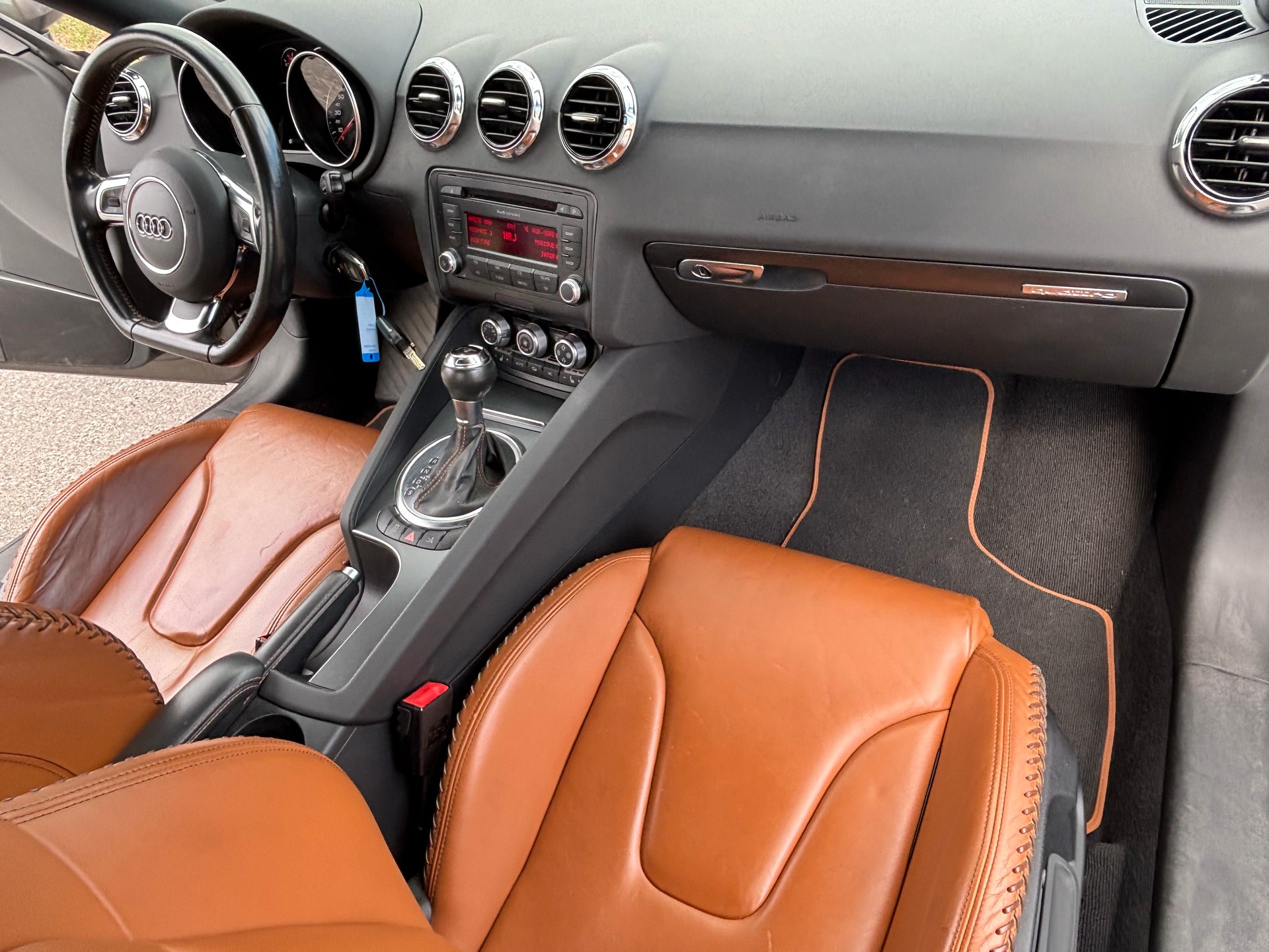 AUDI TT Coupé 2.0 TFSI quattro S-tronic-image-13