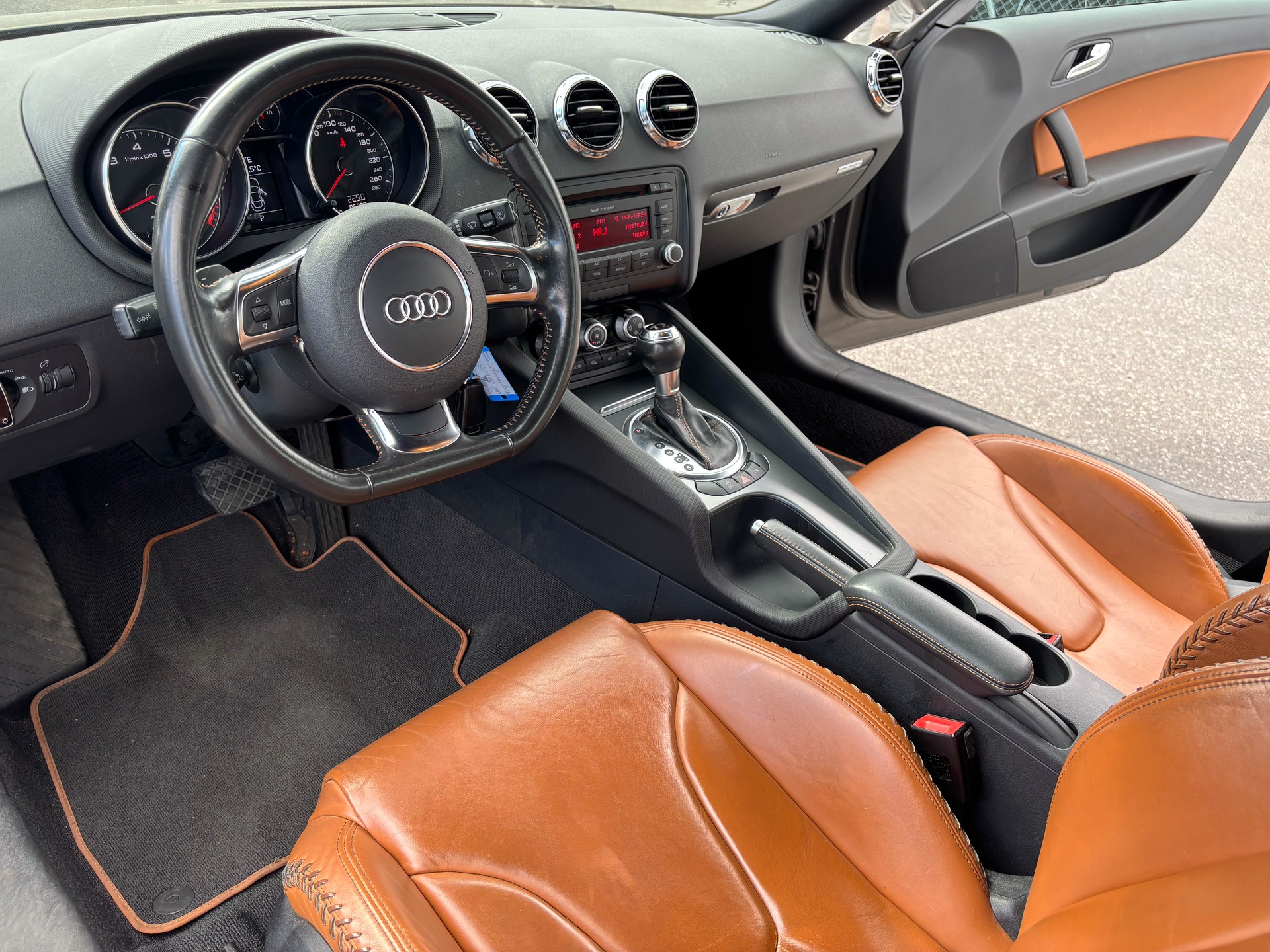 AUDI TT Coupé 2.0 TFSI quattro S-tronic-image-11