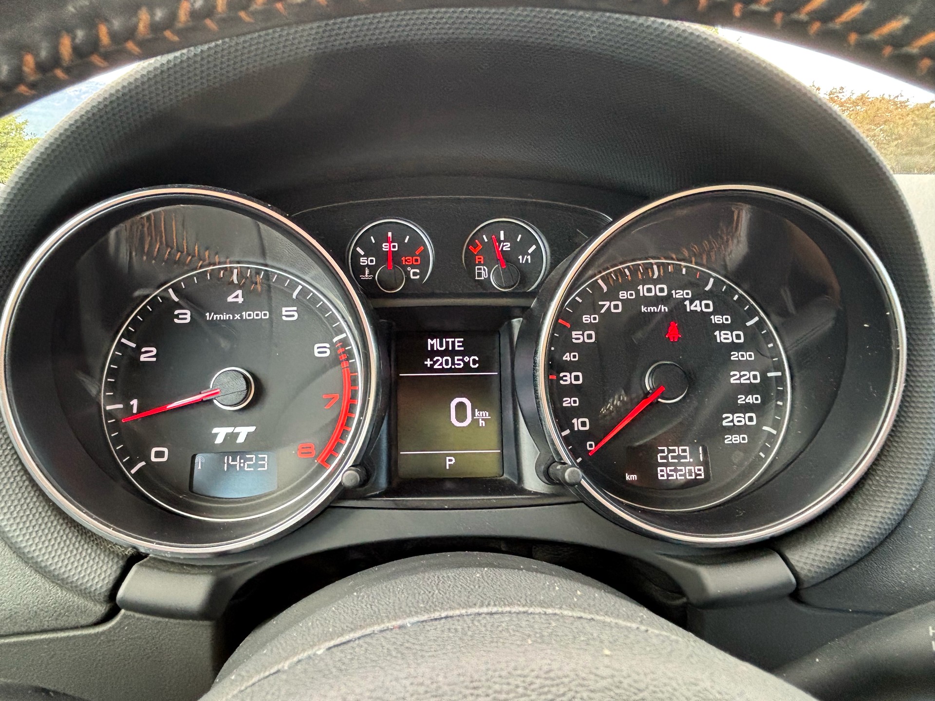 AUDI TT Coupé 2.0 TFSI quattro S-tronic-image-9
