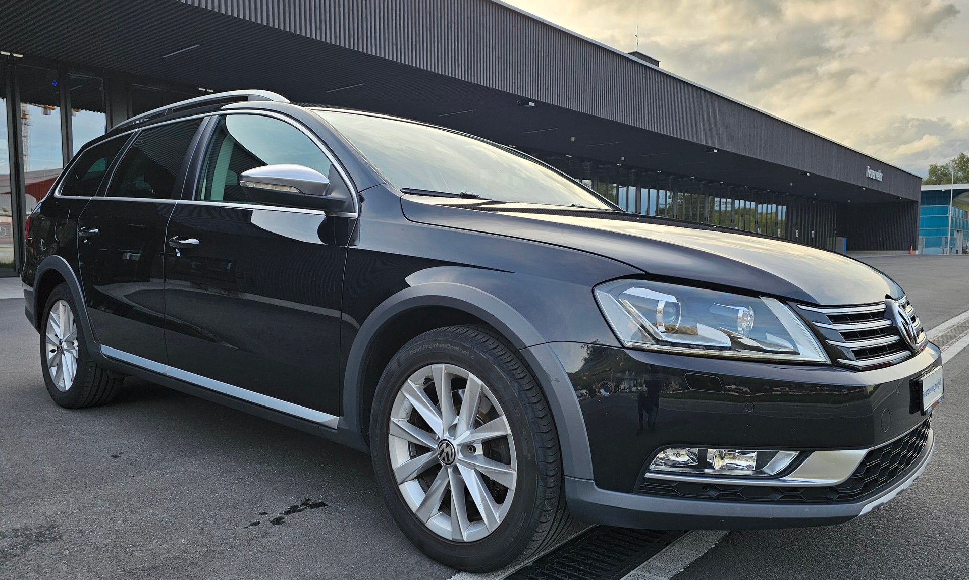 VW Passat Alltrack 2.0 TSI 4Motion DSG-image-3