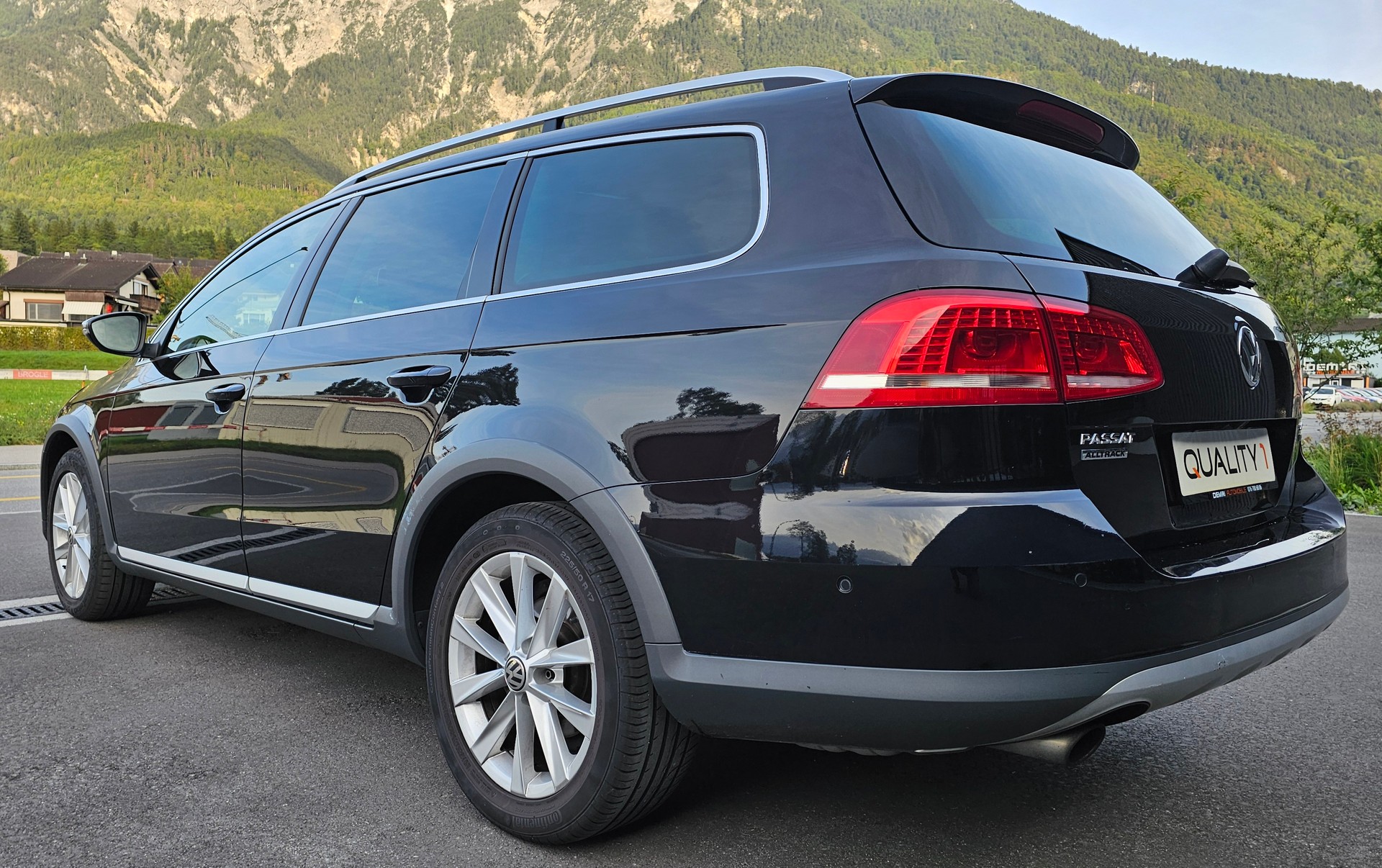 VW Passat Alltrack 2.0 TSI 4Motion DSG-image-2