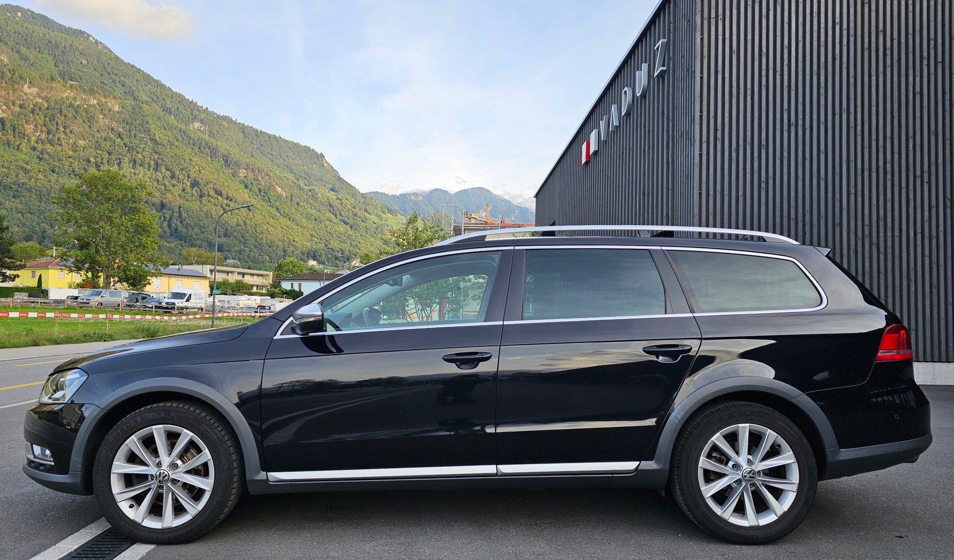 VW Passat Alltrack 2.0 TSI 4Motion DSG-image-1