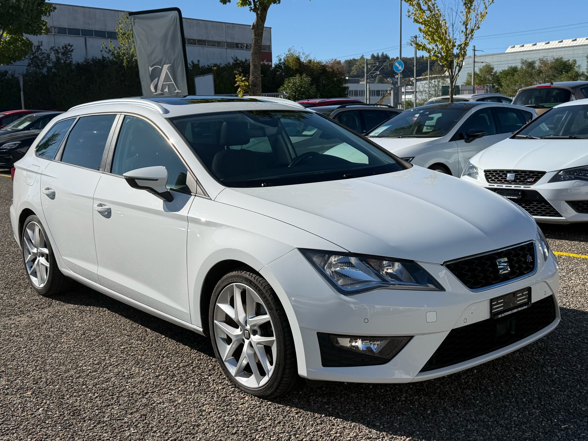 SEAT Leon ST 2.0 TDI FR-image-2