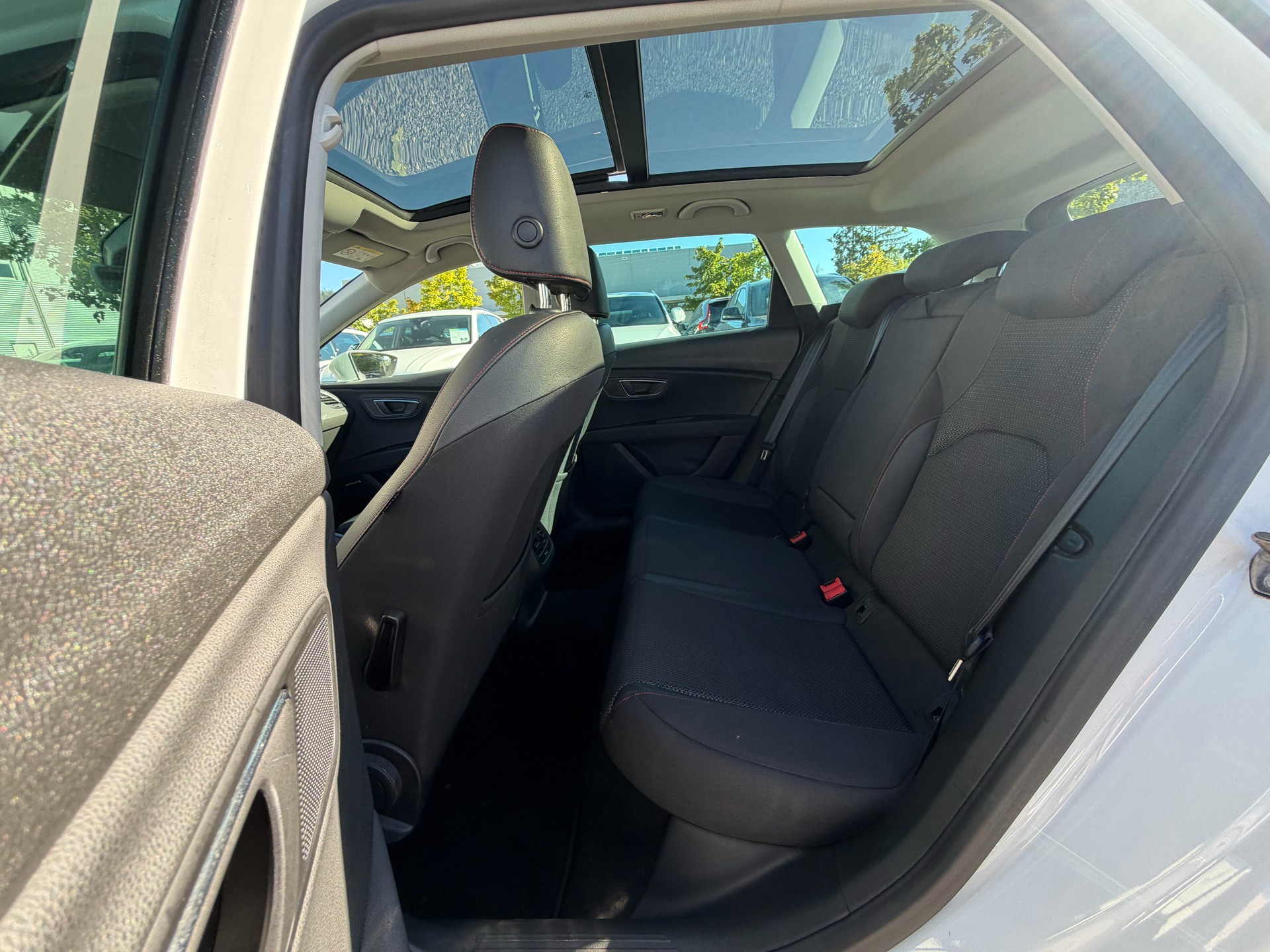 SEAT Leon ST 2.0 TDI FR-image-9