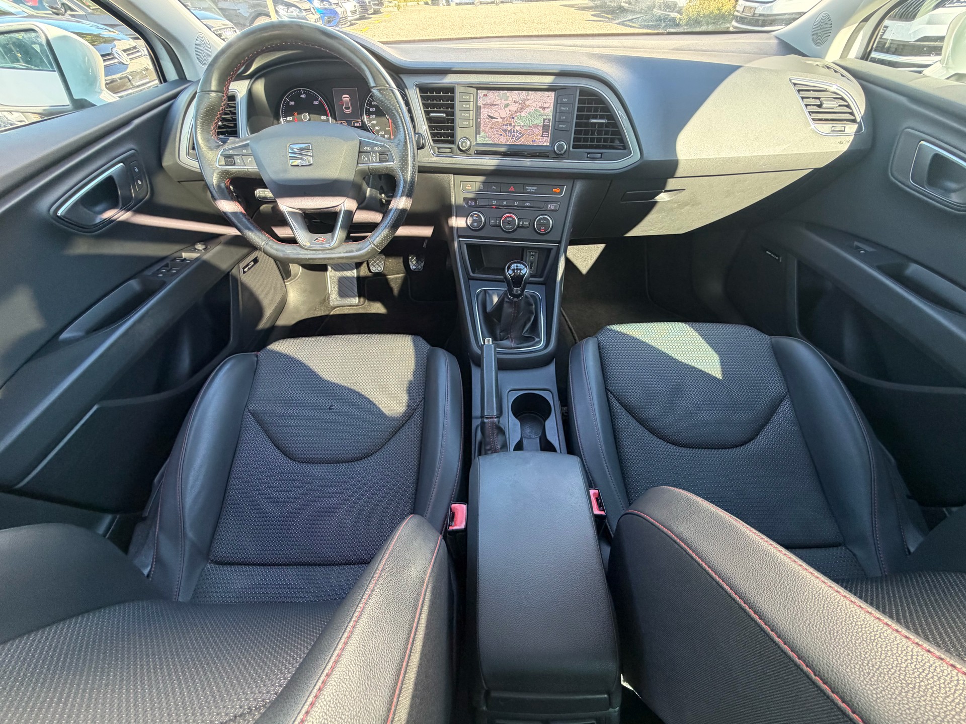 SEAT Leon ST 2.0 TDI FR-image-10