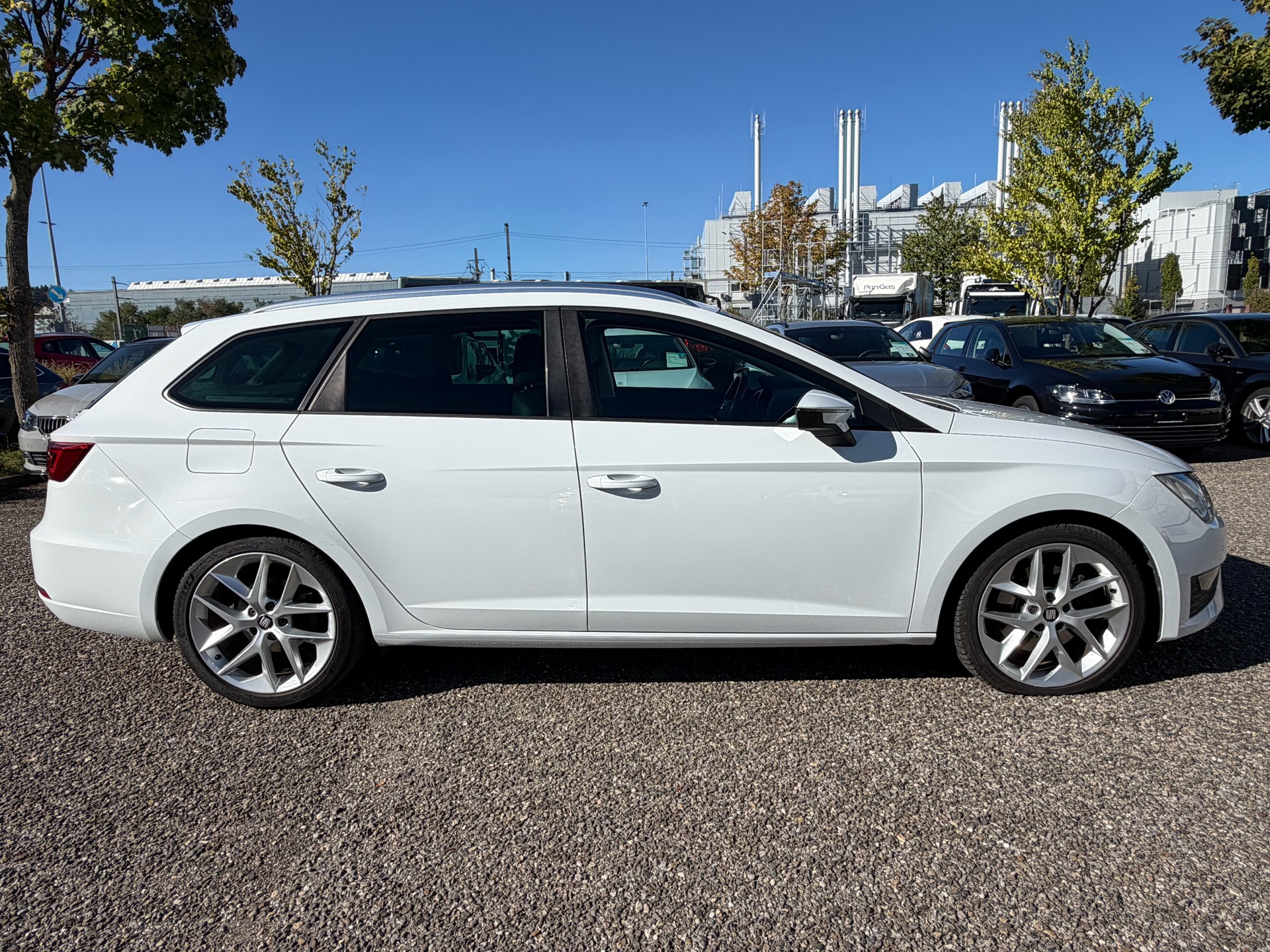 SEAT Leon ST 2.0 TDI FR-image-3