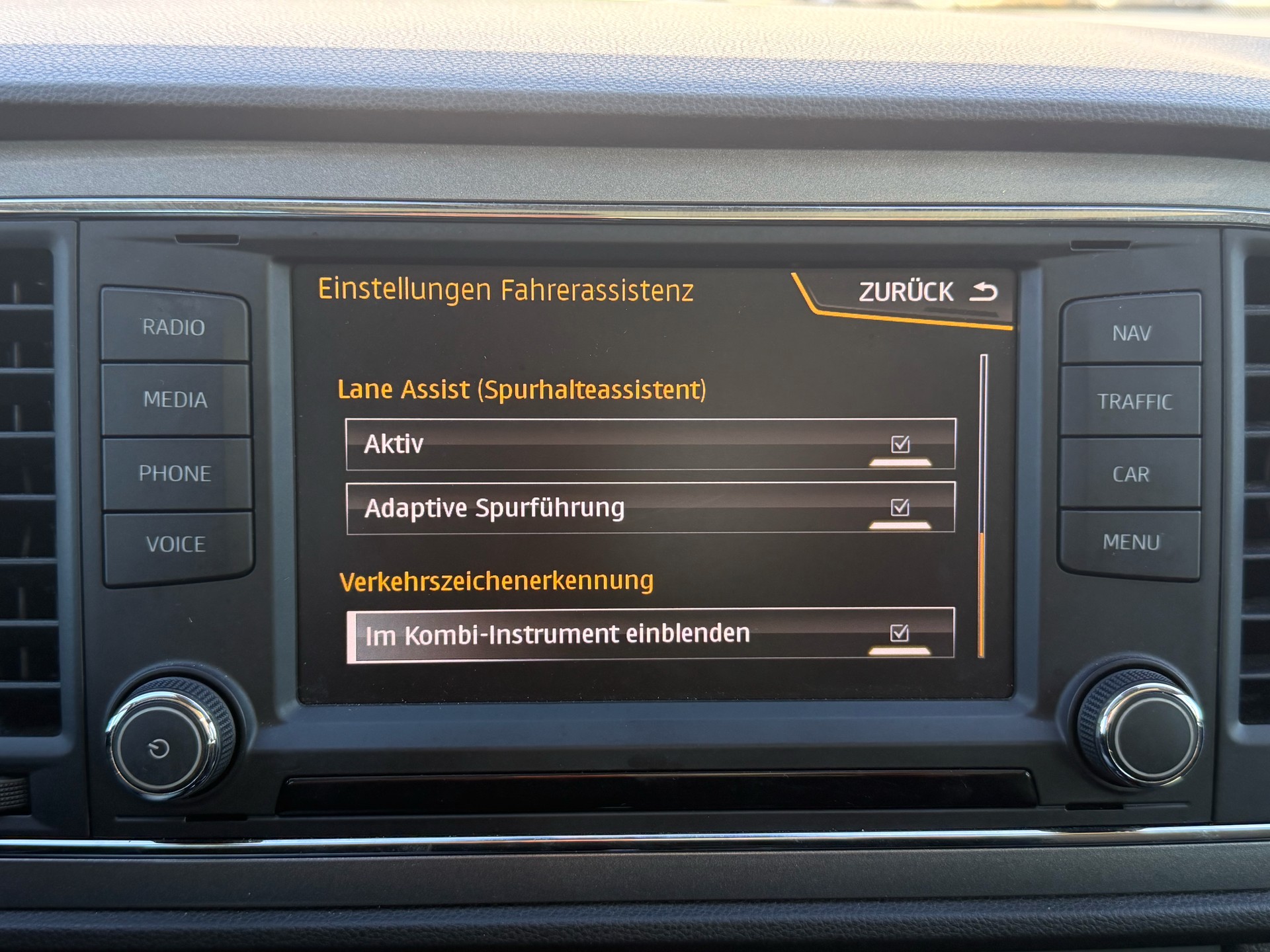 SEAT Leon ST 2.0 TDI FR-image-27
