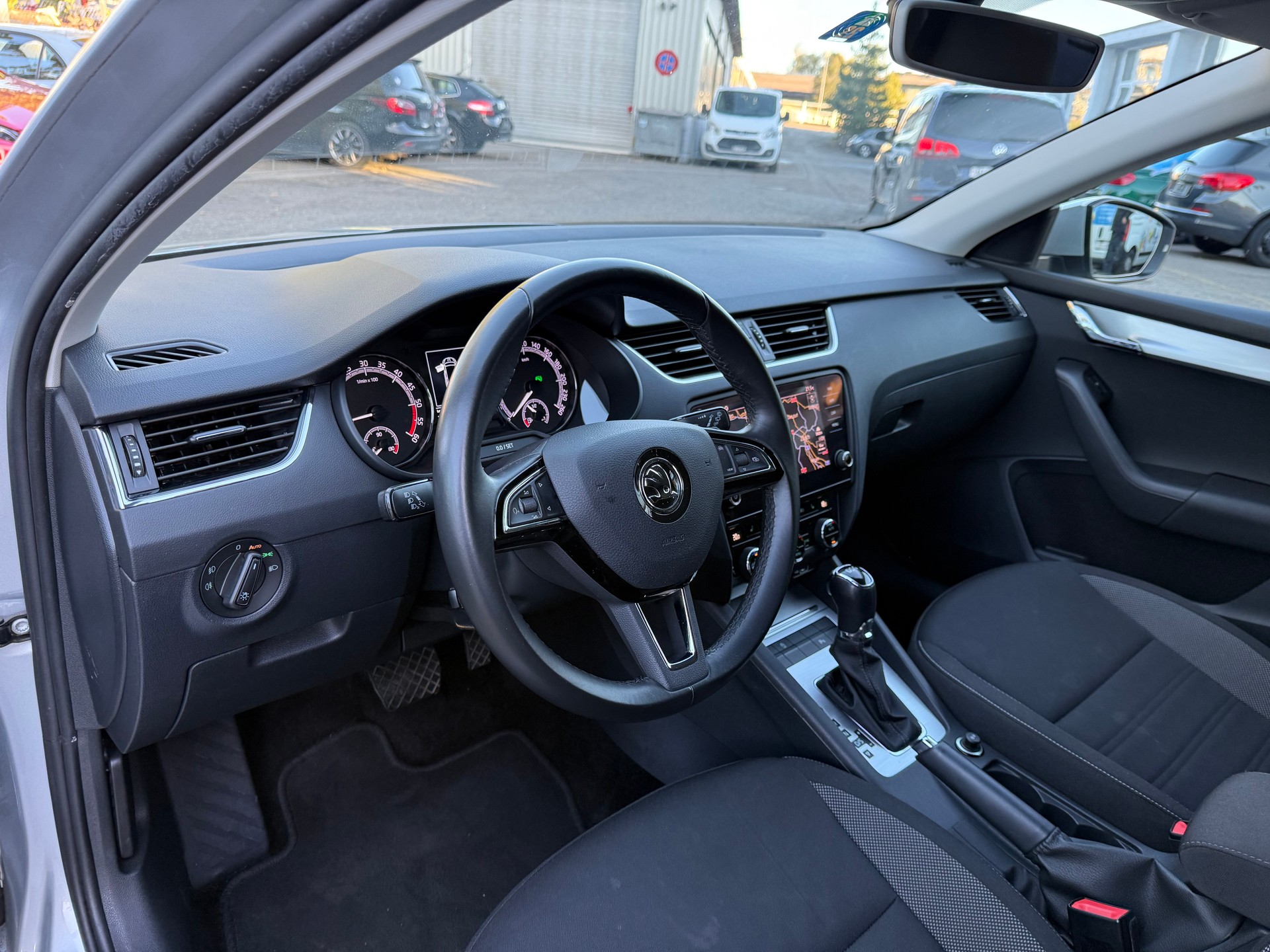 SKODA Octavia Combi 2.0 TDI Clever DSG-image-6