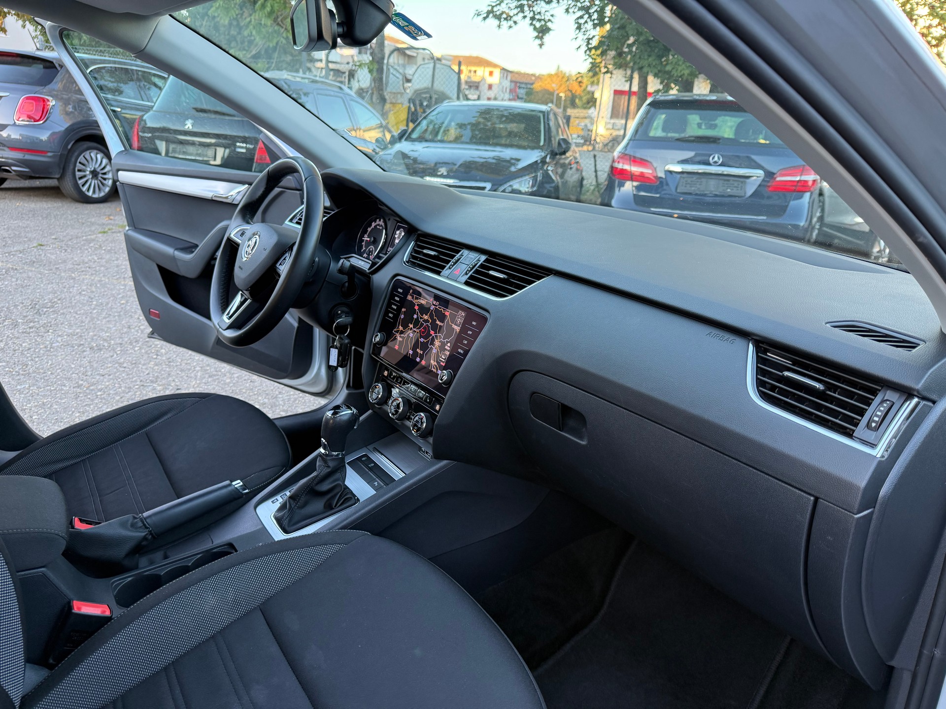 SKODA Octavia Combi 2.0 TDI Clever DSG-image-7
