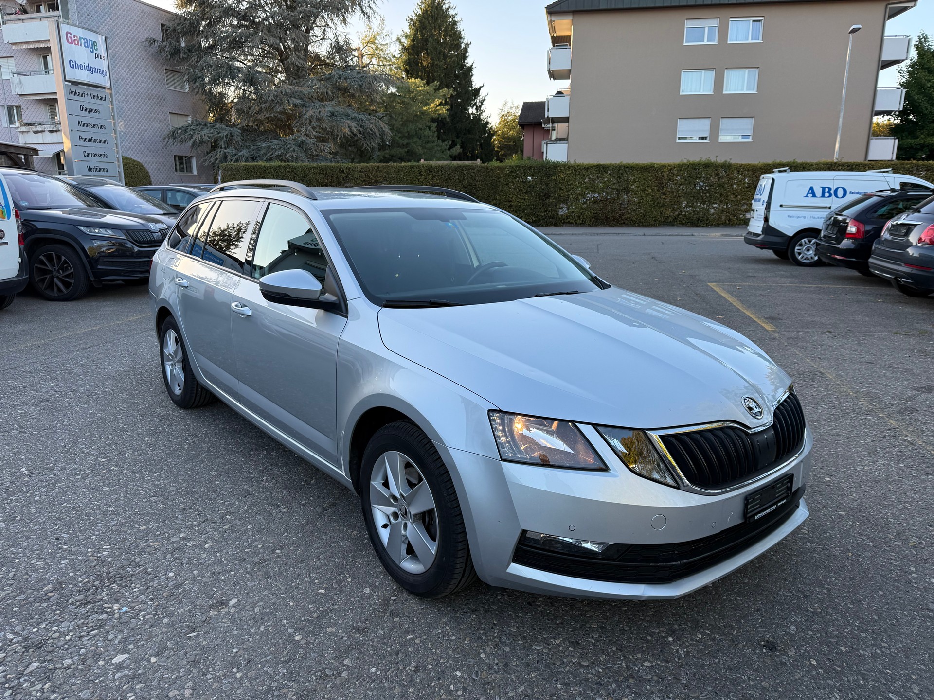 SKODA Octavia Combi 2.0 TDI Clever DSG-image-1