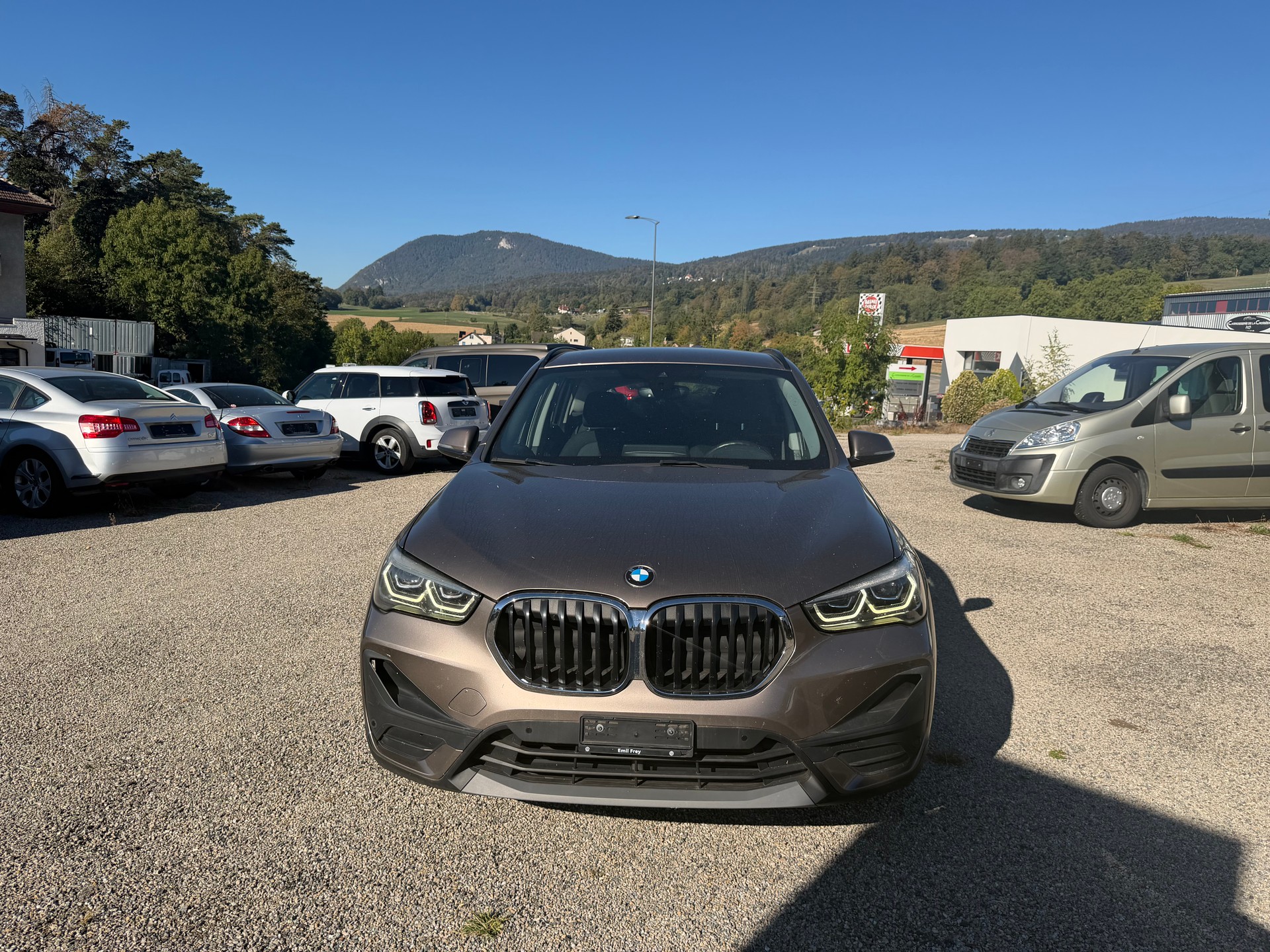BMW X1 sDrive 18d Essential Edition Steptronic-image-1