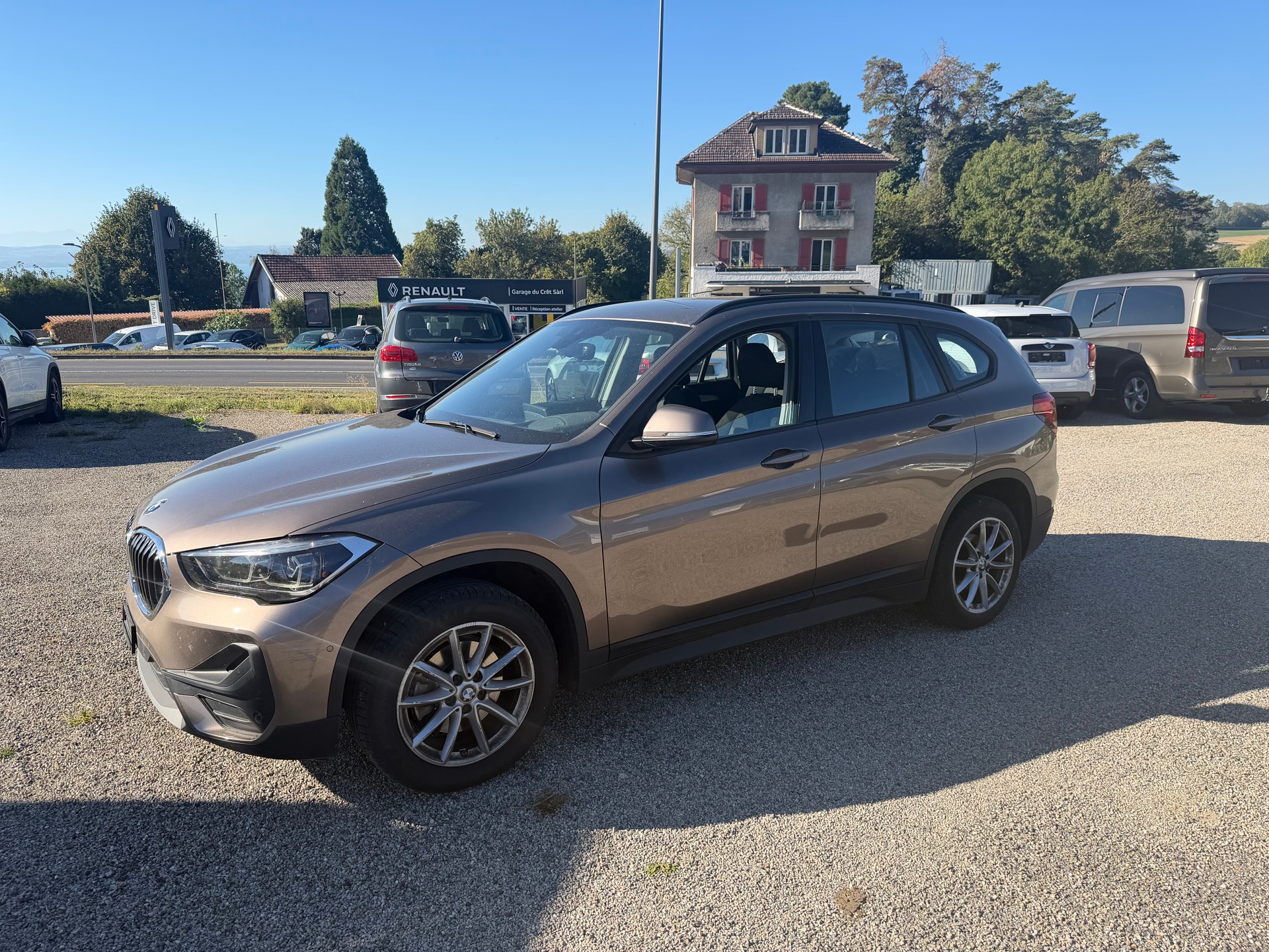 BMW X1 sDrive 18d Essential Edition Steptronic-image-6
