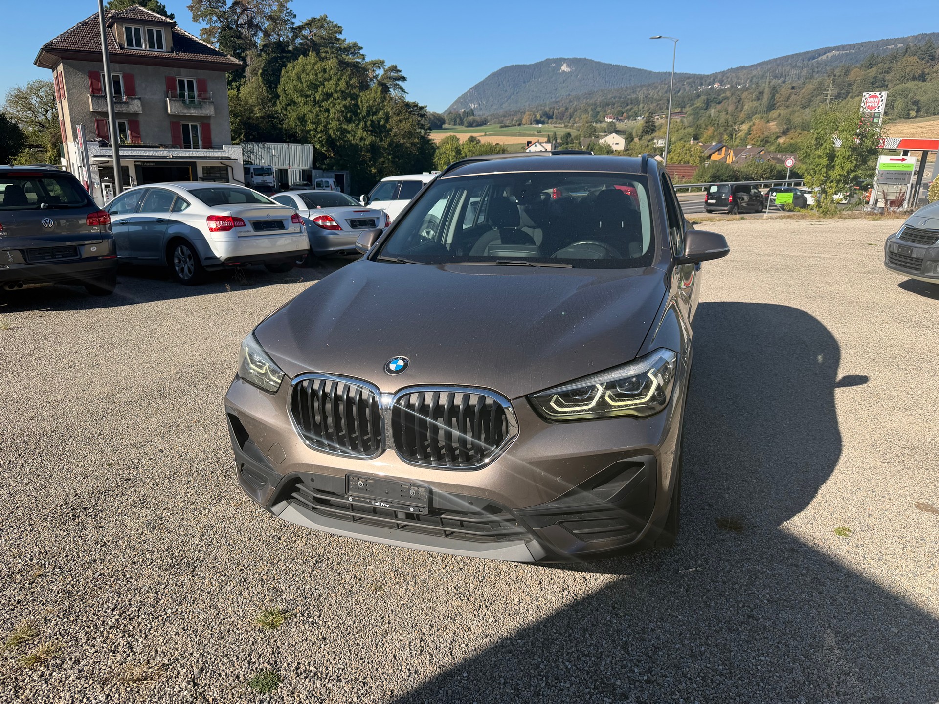 BMW X1 sDrive 18d Essential Edition Steptronic-image-0