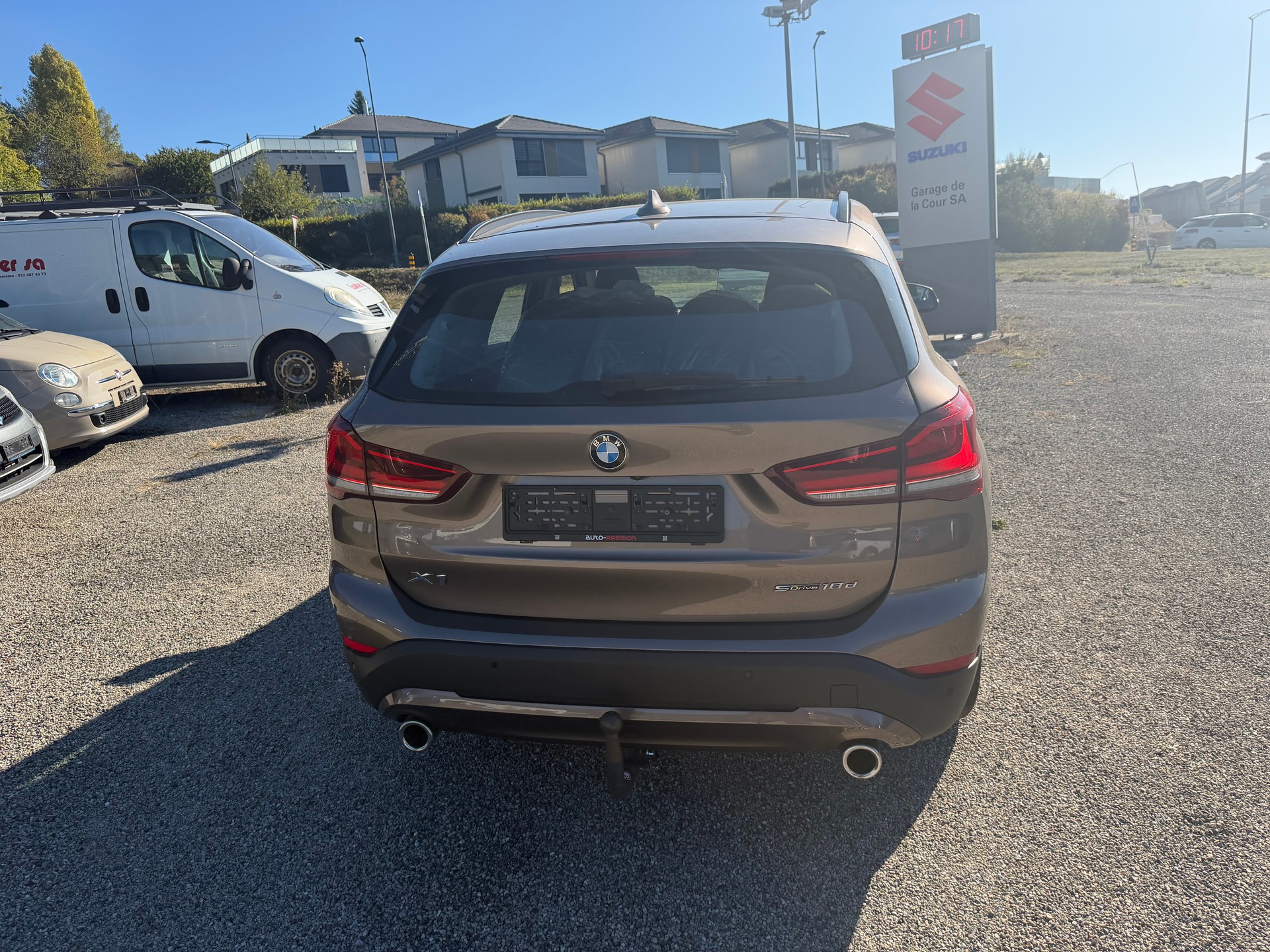 BMW X1 sDrive 18d Essential Edition Steptronic-image-4