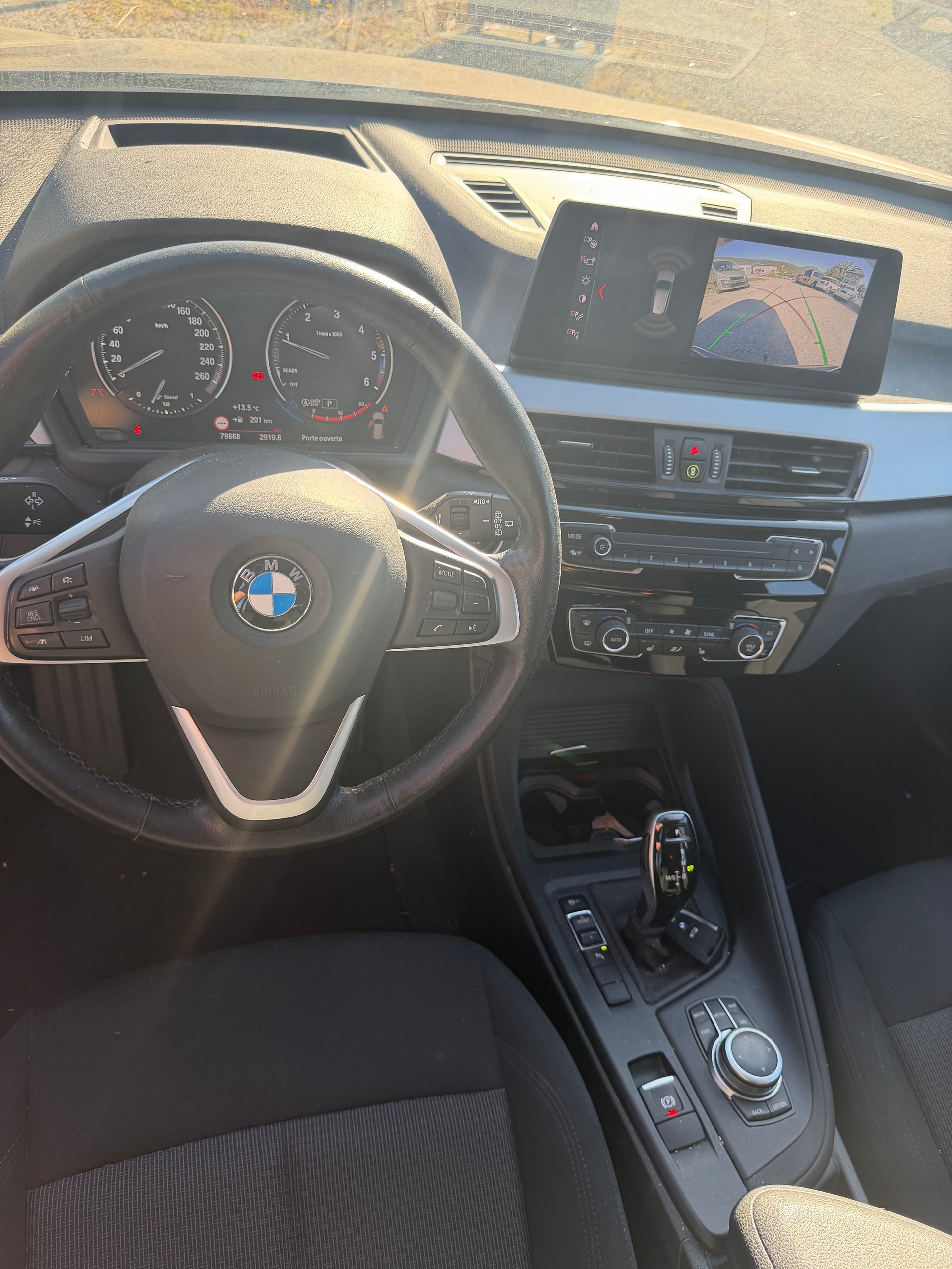 BMW X1 sDrive 18d Essential Edition Steptronic-image-9
