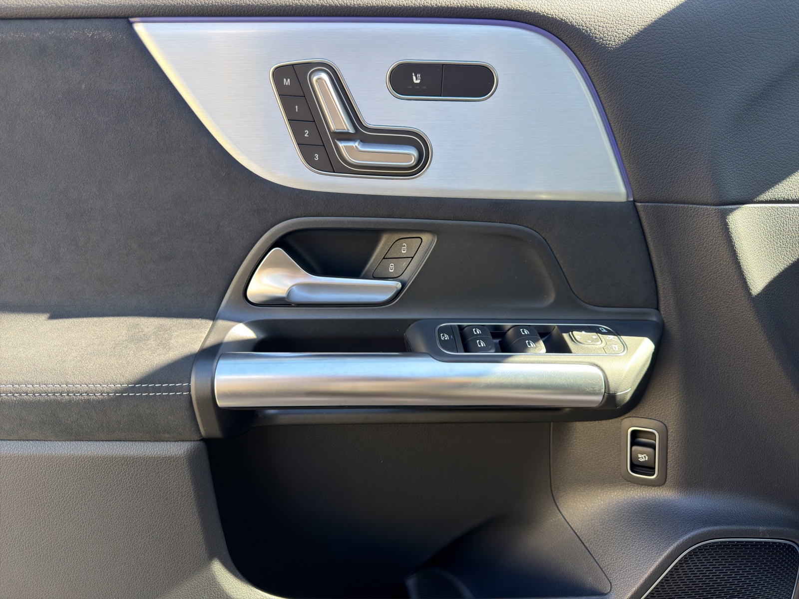MERCEDES-BENZ GLA 250 4Matic 8G-DCT Swiss Star-image-12