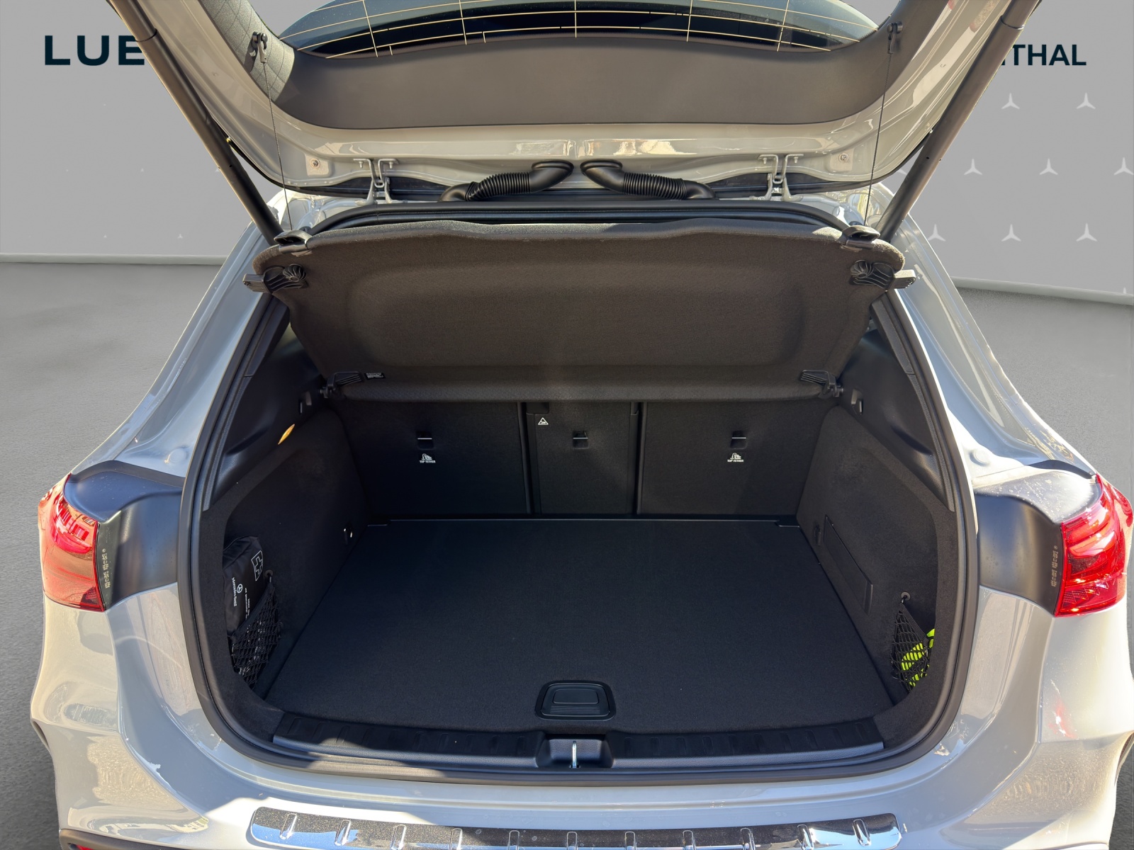 MERCEDES-BENZ GLA 250 4Matic 8G-DCT Swiss Star-image-14
