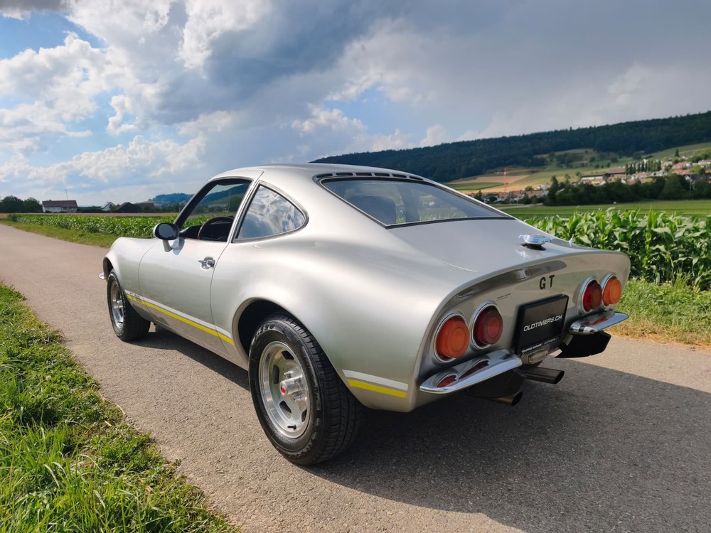 OPEL GT 1900-image-1