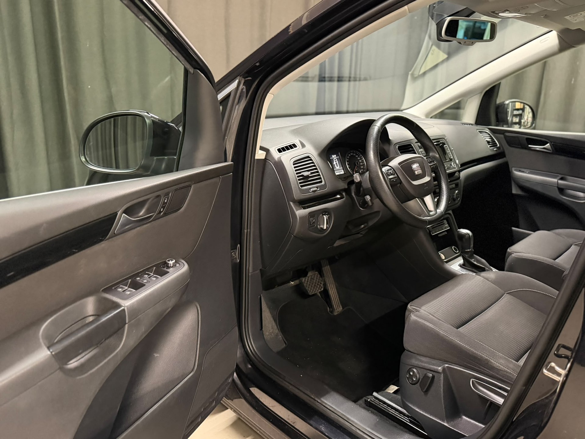 SEAT Alhambra 1.4 TSI Reference Eco DSG-image-12