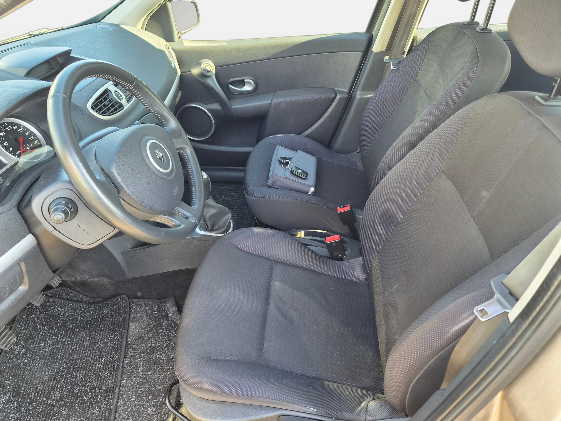 RENAULT Clio Grandtour 1.2 16V Turbo Dynamique-image-8