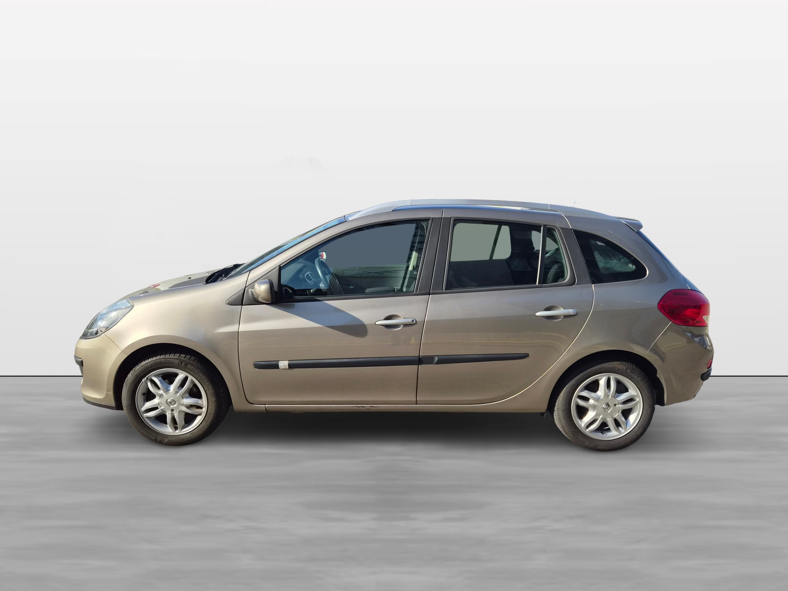 RENAULT Clio Grandtour 1.2 16V Turbo Dynamique-image-2