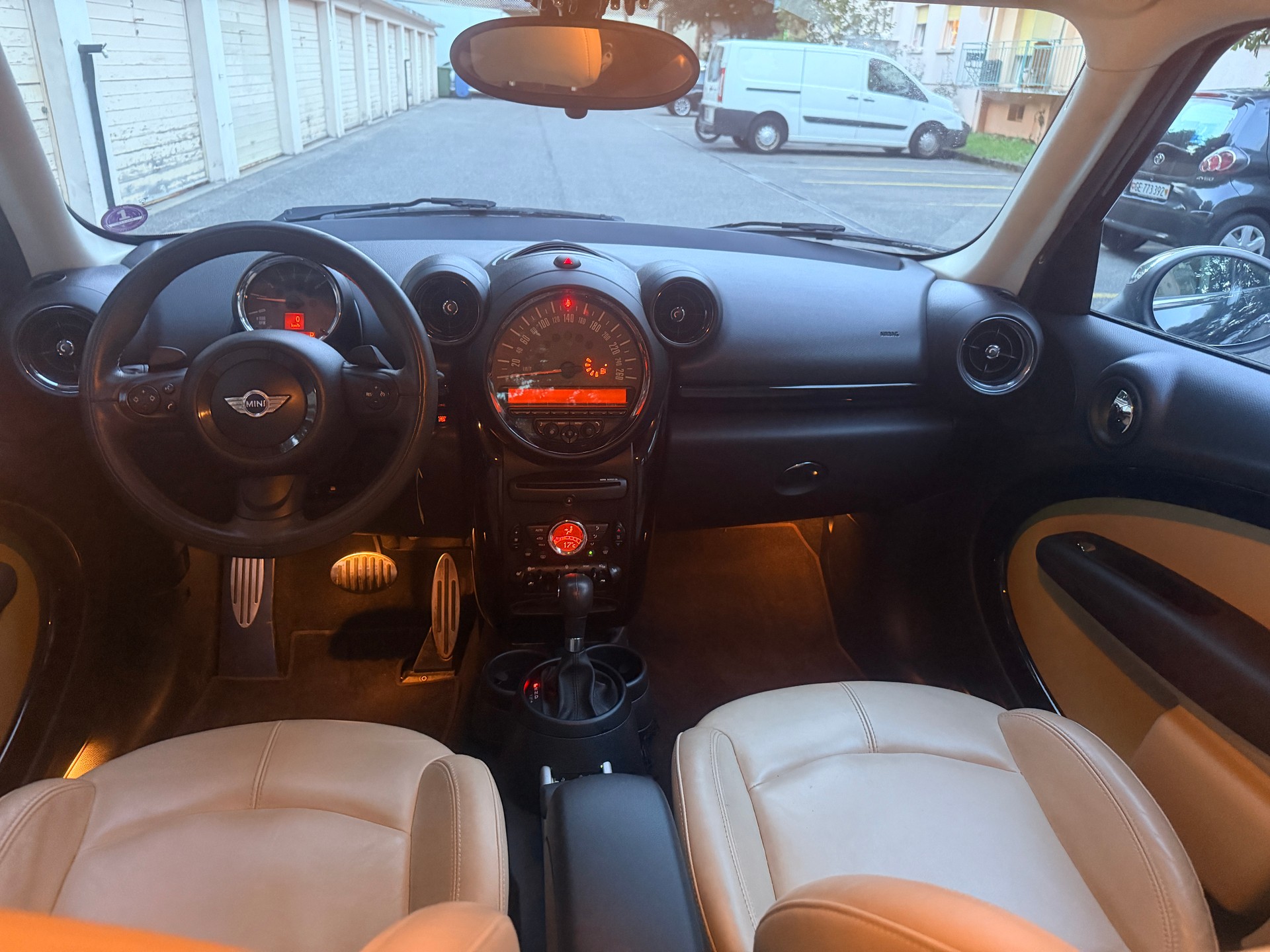 MINI 1.6i Countryman S ALL4-image-5