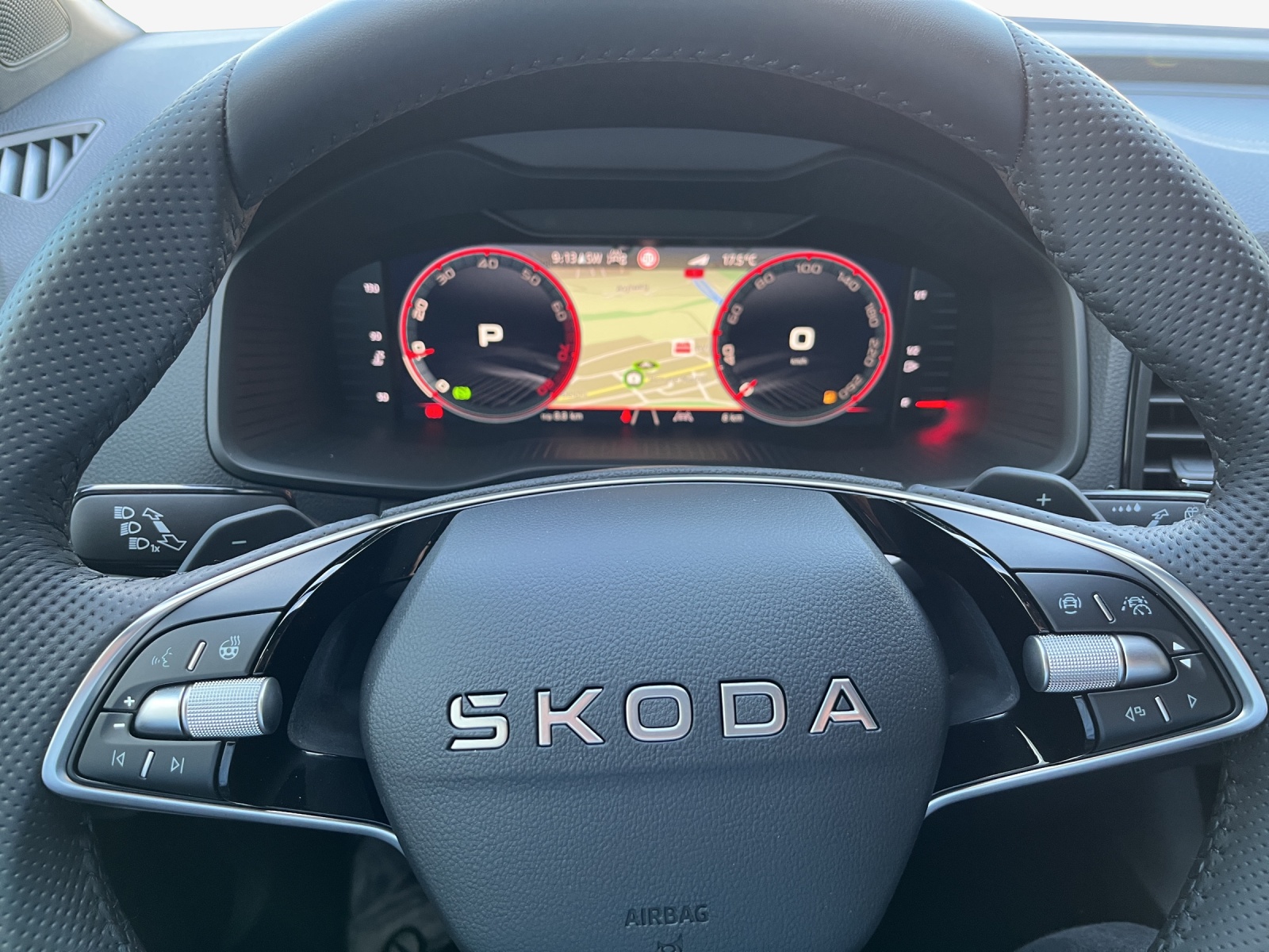 SKODA Karoq 2.0 TSI SportLine 4x4 DSG-image-8