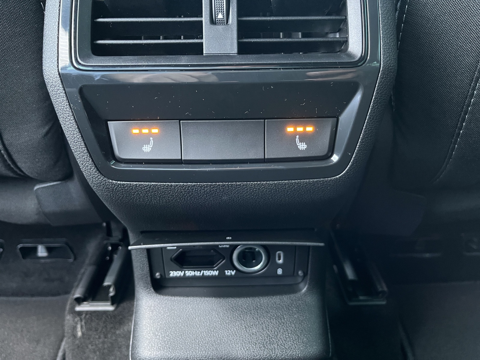 SKODA Karoq 2.0 TSI SportLine 4x4 DSG-image-13