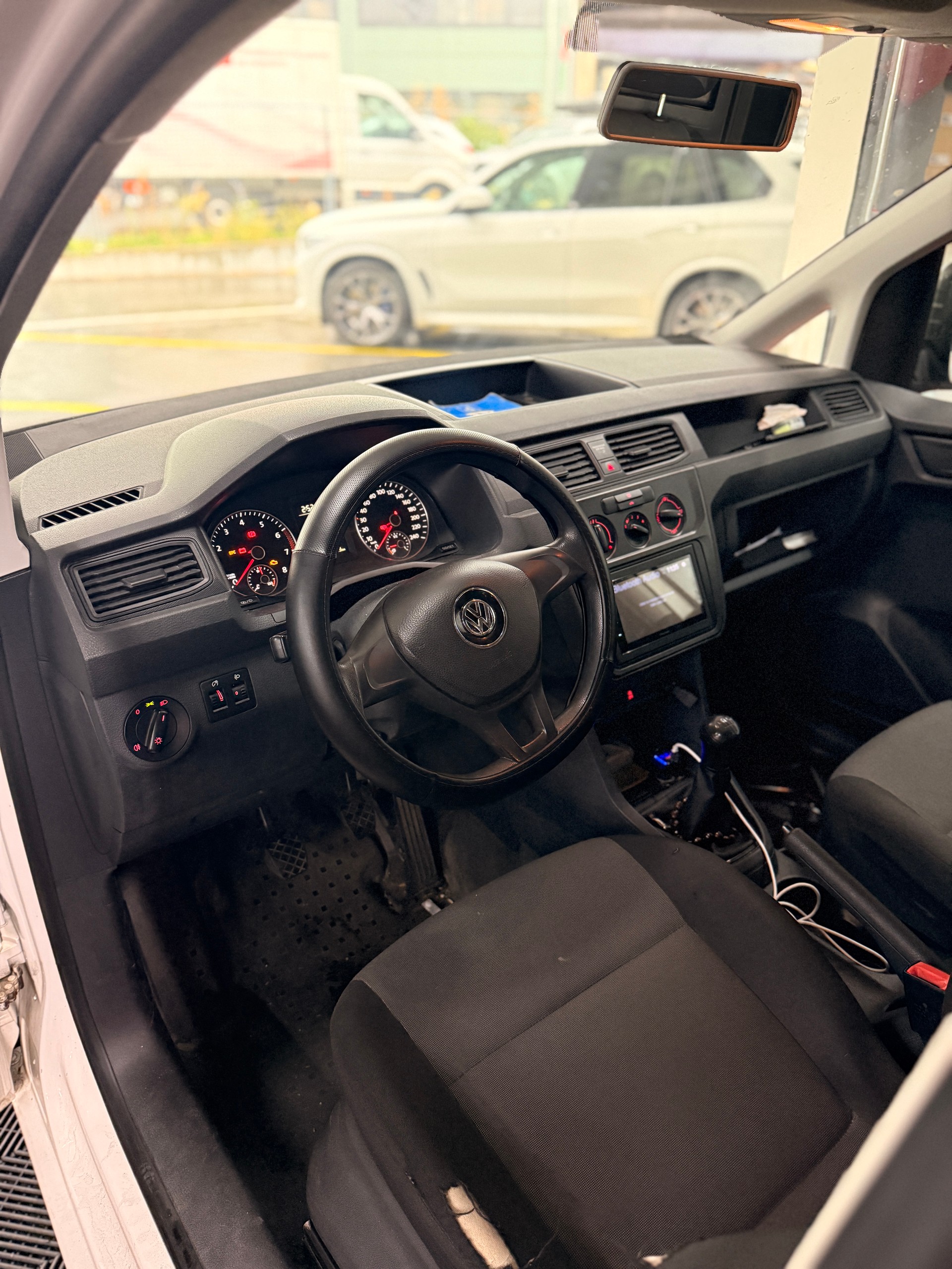 VW Caddy 1.2 TSI Entry BlueMotion Technology-image-15