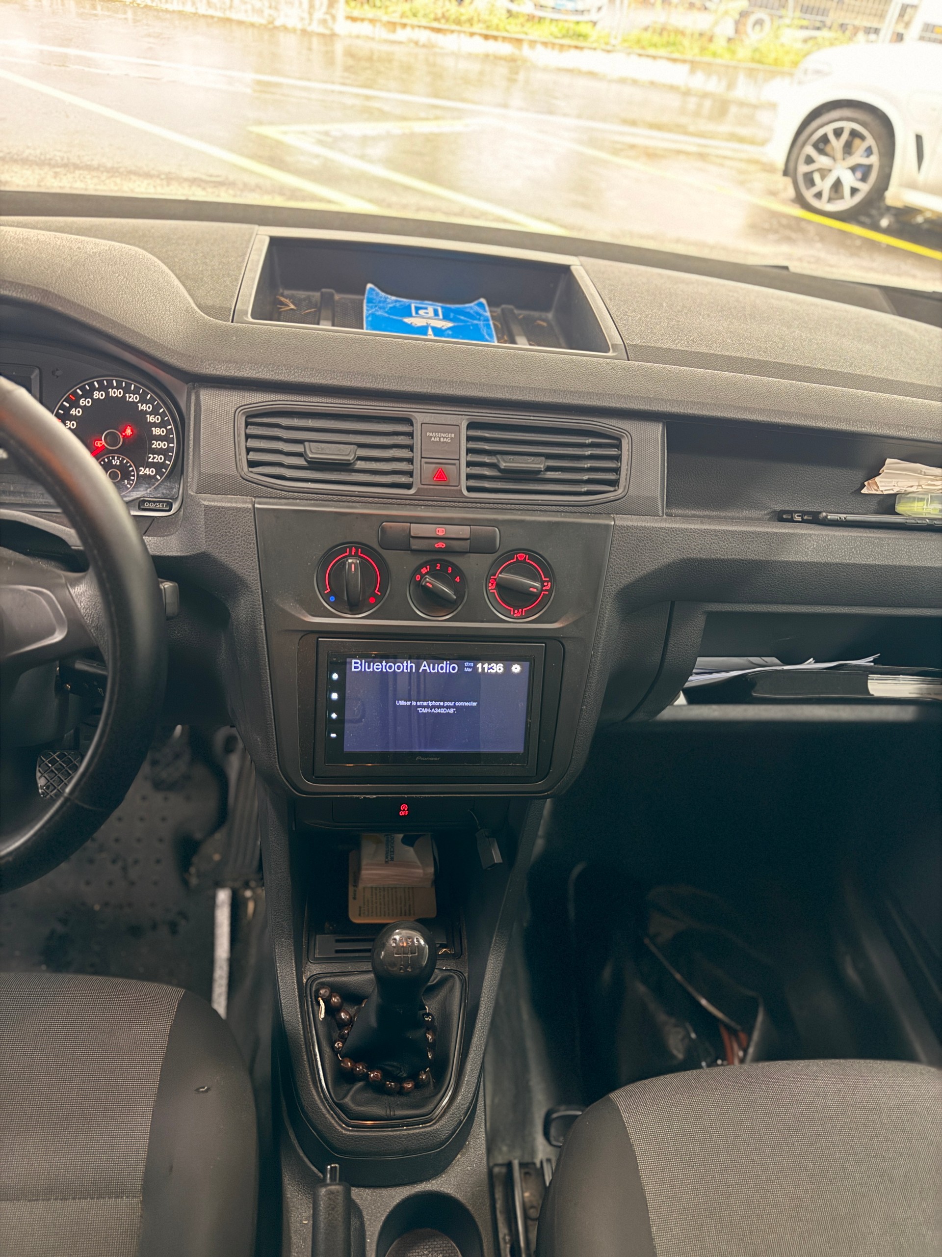 VW Caddy 1.2 TSI Entry BlueMotion Technology-image-17