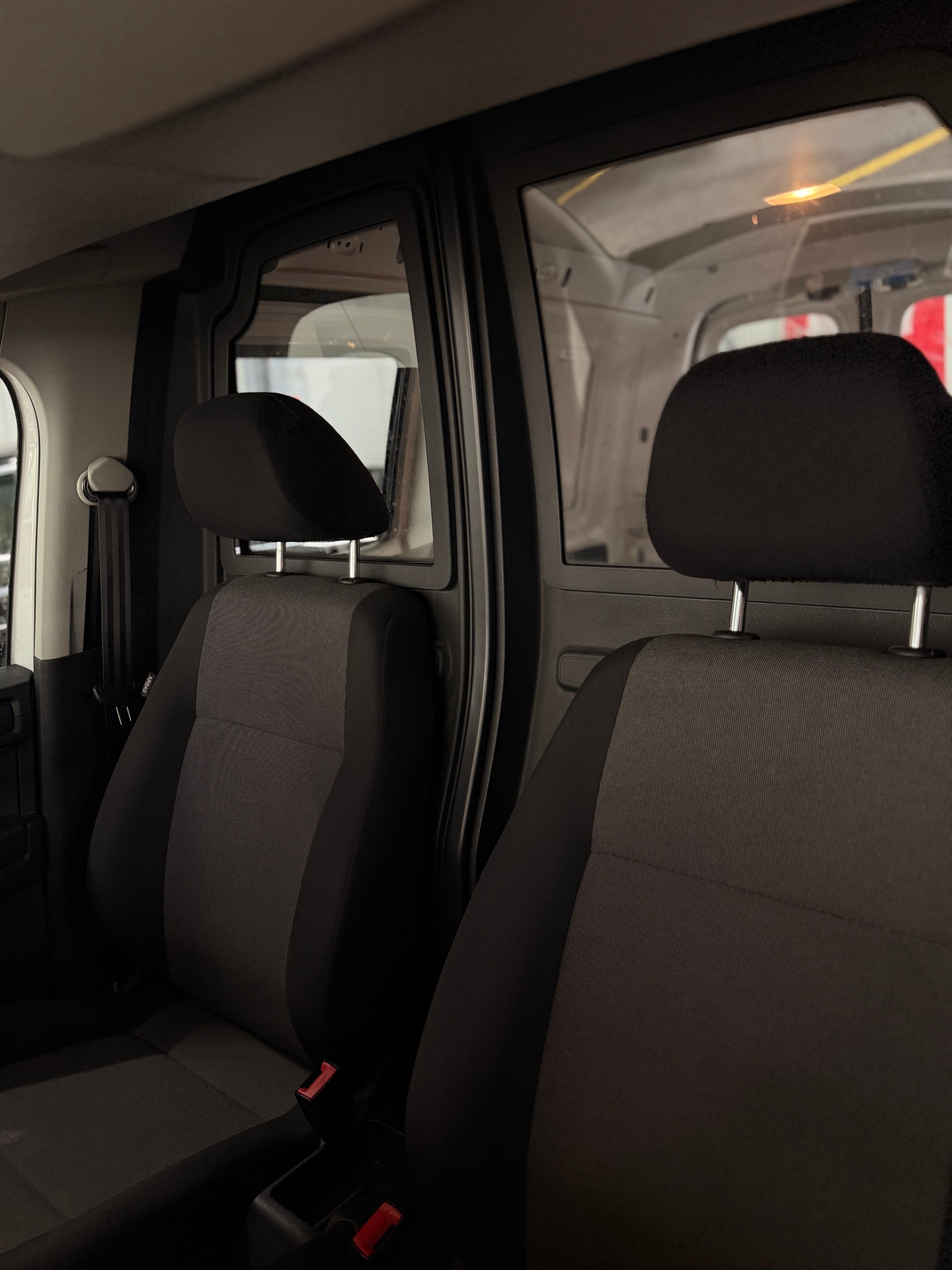 VW Caddy 1.2 TSI Entry BlueMotion Technology-image-18
