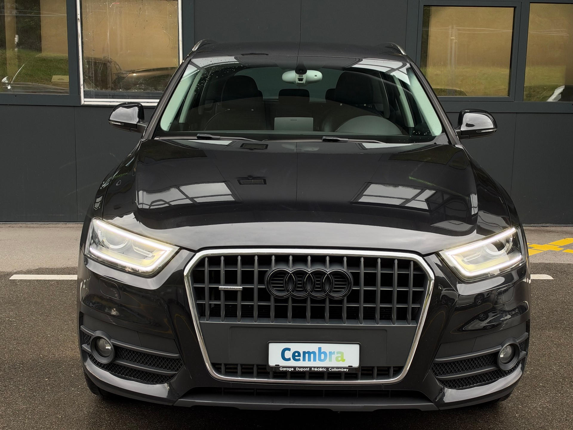 AUDI Q3 2.0 TFSI quattro S-tronic-image-2