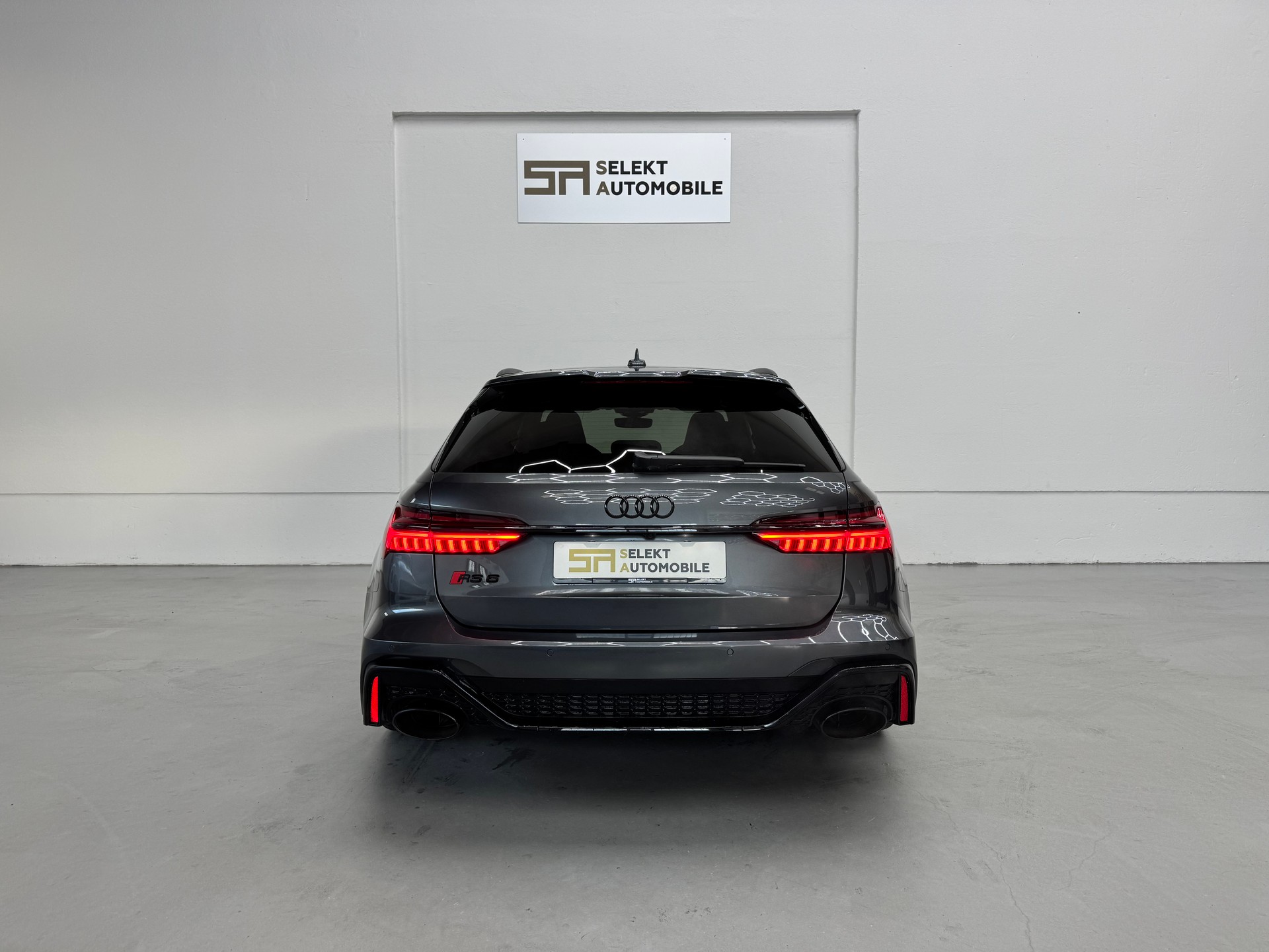 AUDI RS6 Avant 4.0 TFSI V8 quattro-image-4