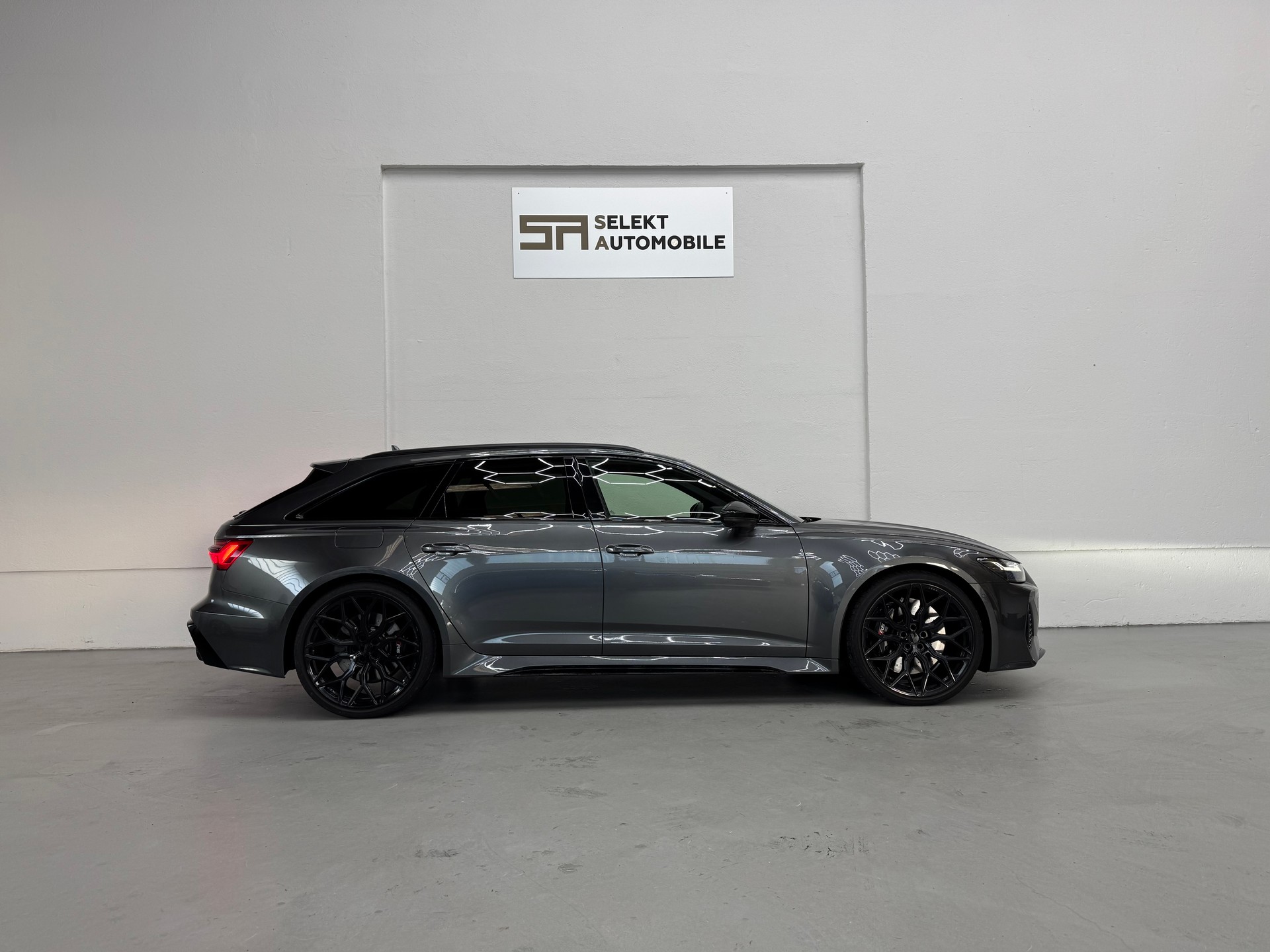 AUDI RS6 Avant 4.0 TFSI V8 quattro-image-6