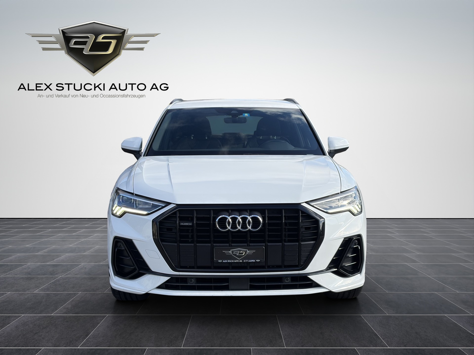 AUDI Q3 35 TDI S line quattro-image-1