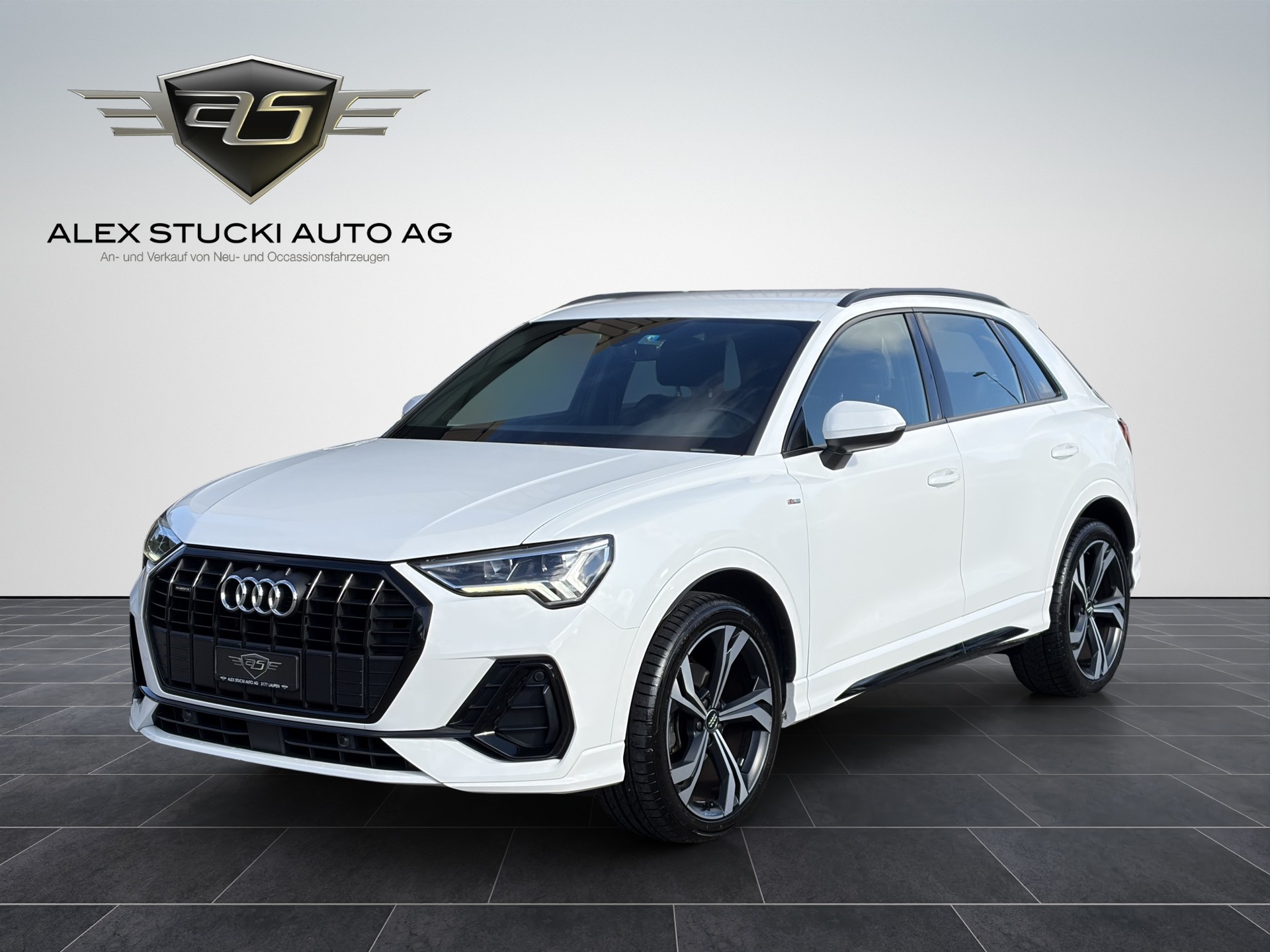 AUDI Q3 35 TDI S line quattro-image-2