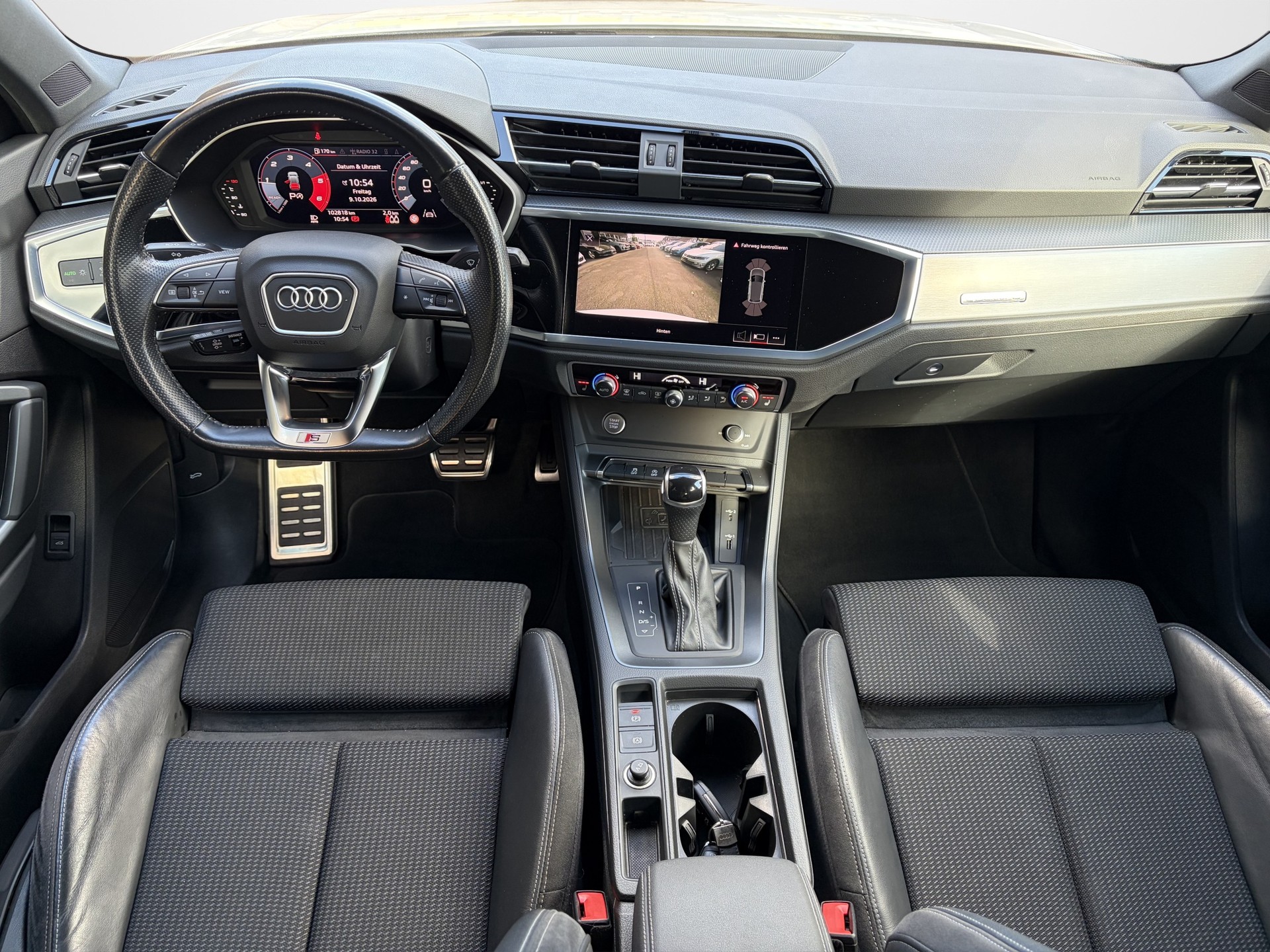 AUDI Q3 35 TDI S line quattro-image-11