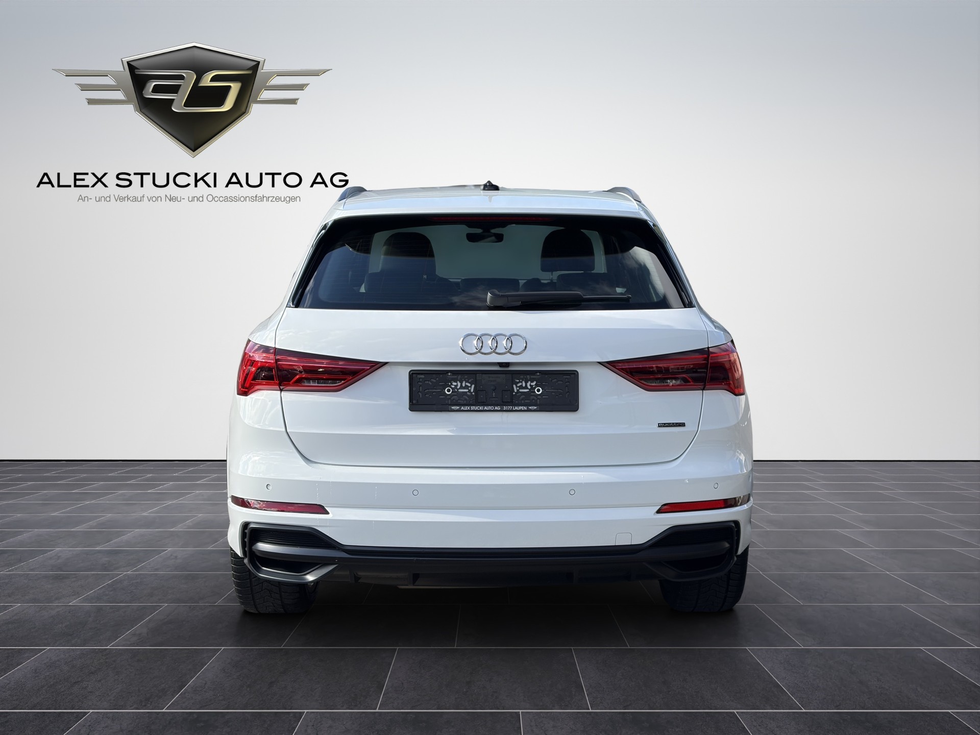 AUDI Q3 35 TDI S line quattro-image-6