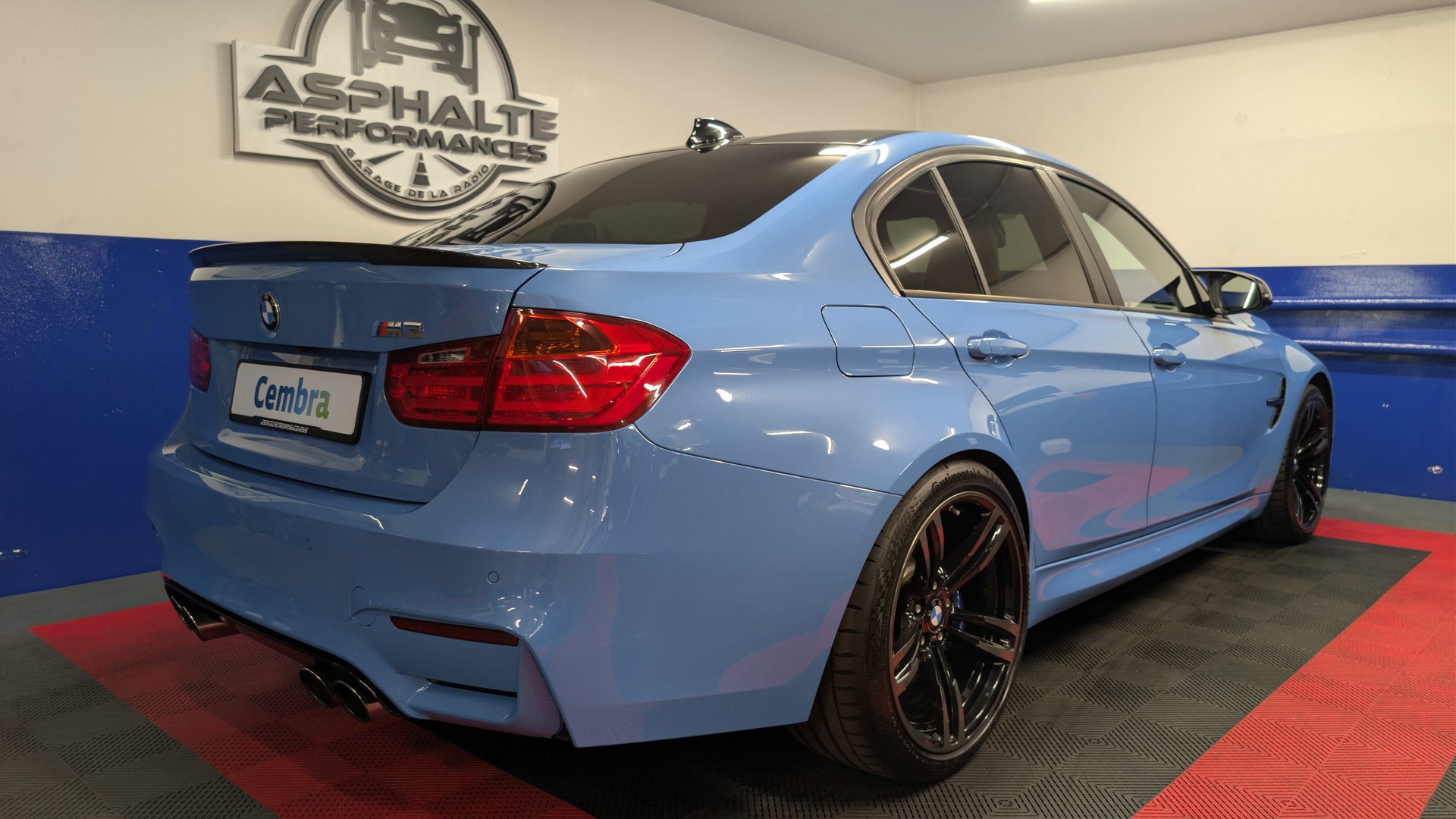 BMW M3-image-2